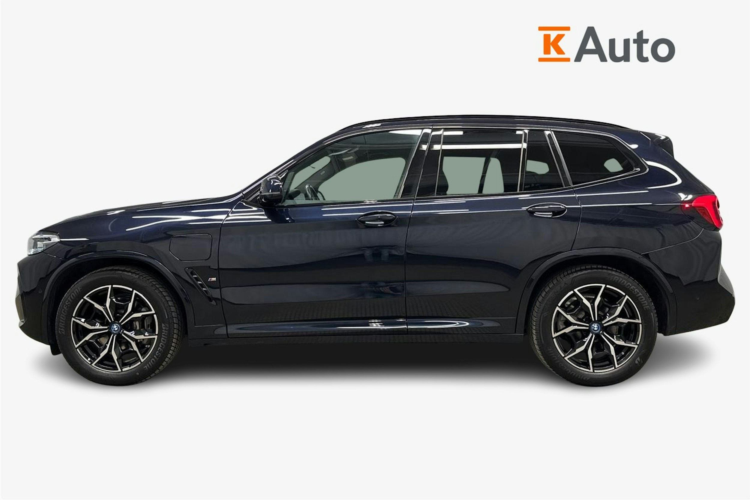 musta BMW X3 2023 kuva 6.