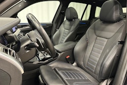 musta BMW X3 2023 kuva 19.