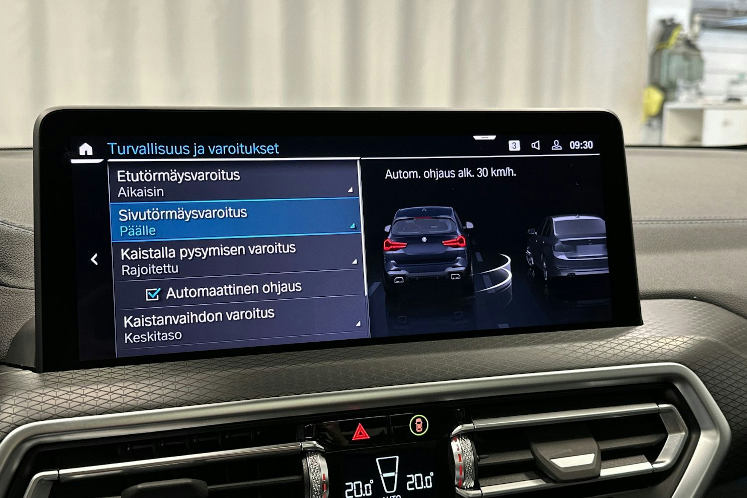 musta BMW X3 2023 kuva 27.