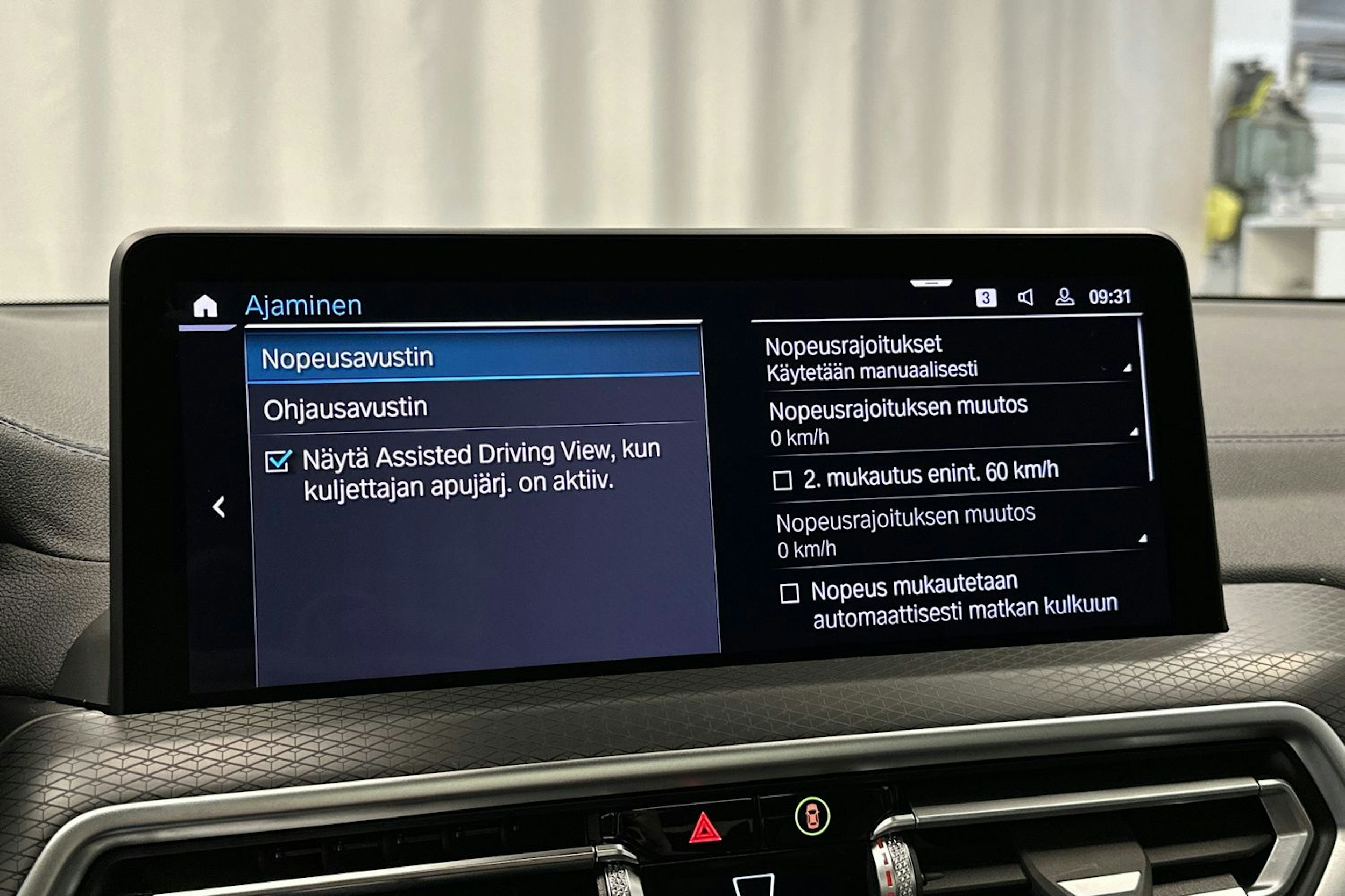 musta BMW X3 2023 kuva 29.