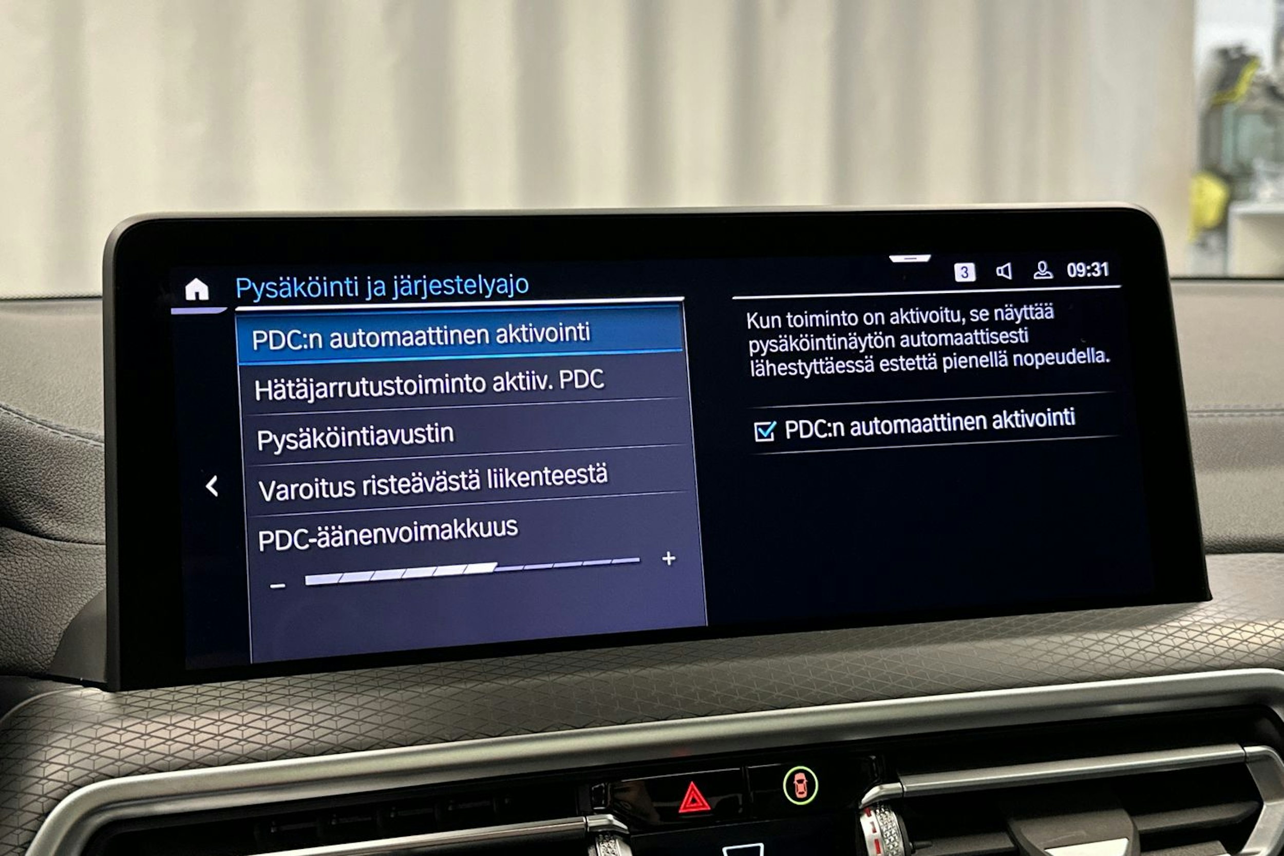 musta BMW X3 2023 kuva 30.