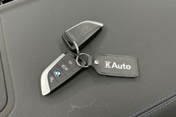 musta BMW X3 2023 kuva 37.