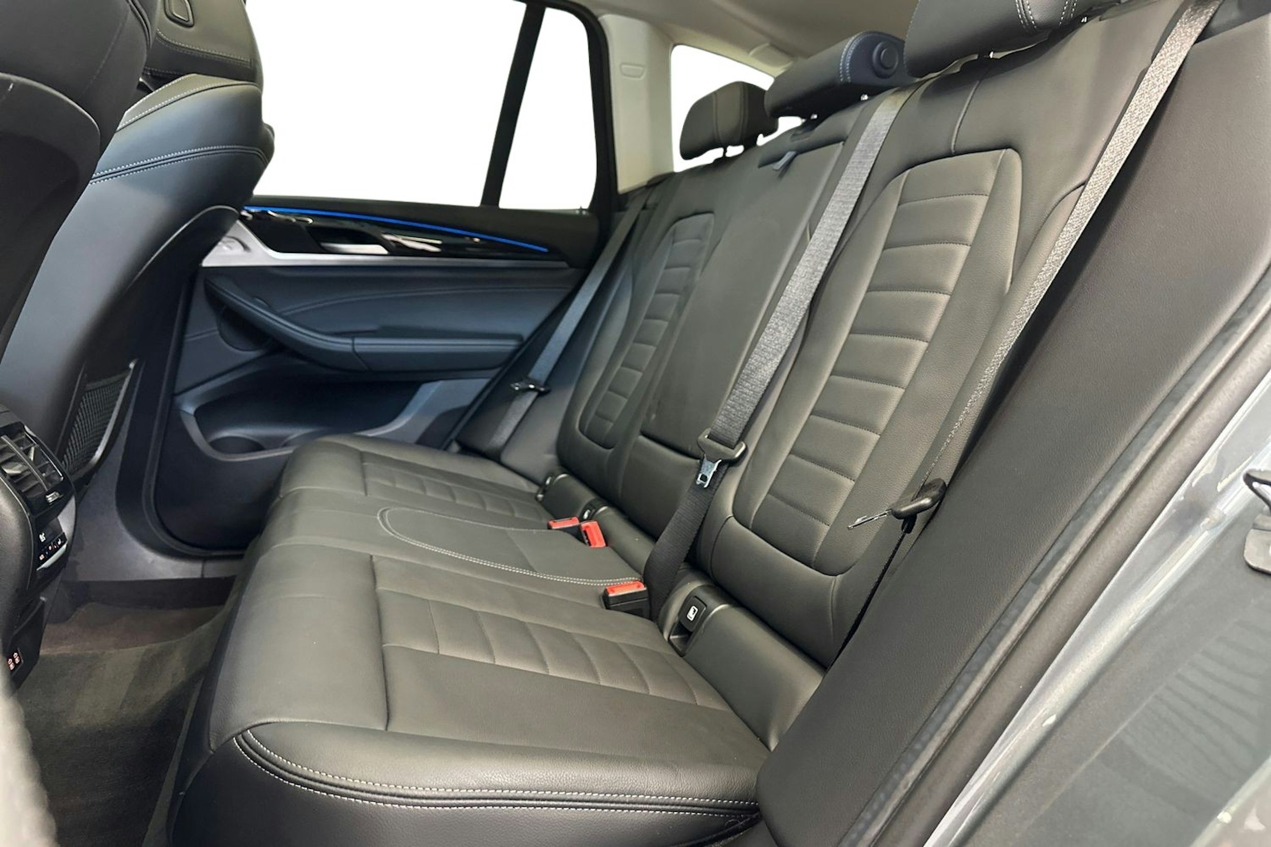 harmaa BMW X3 2023 kuva 10.