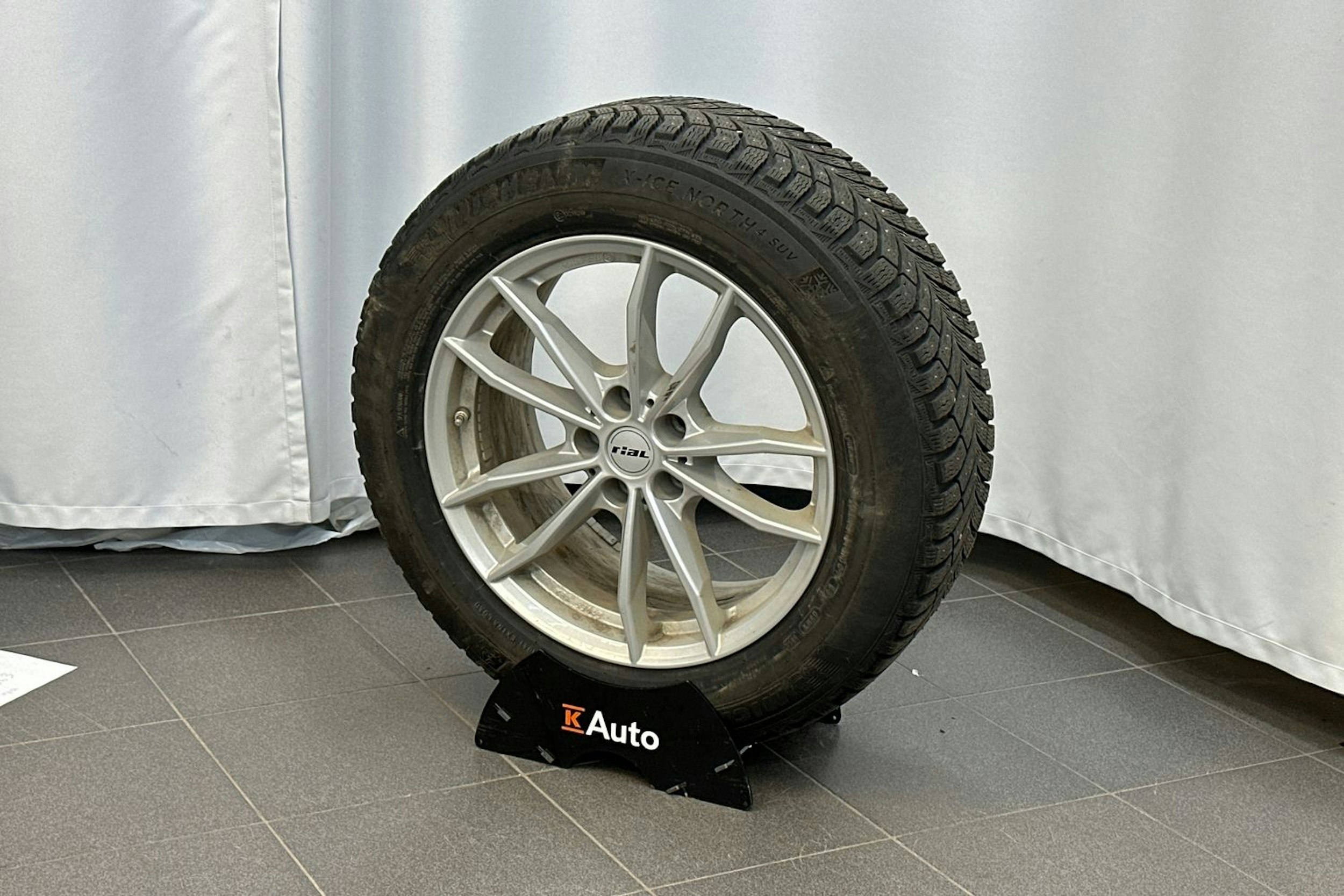 harmaa BMW X3 2023 kuva 14.