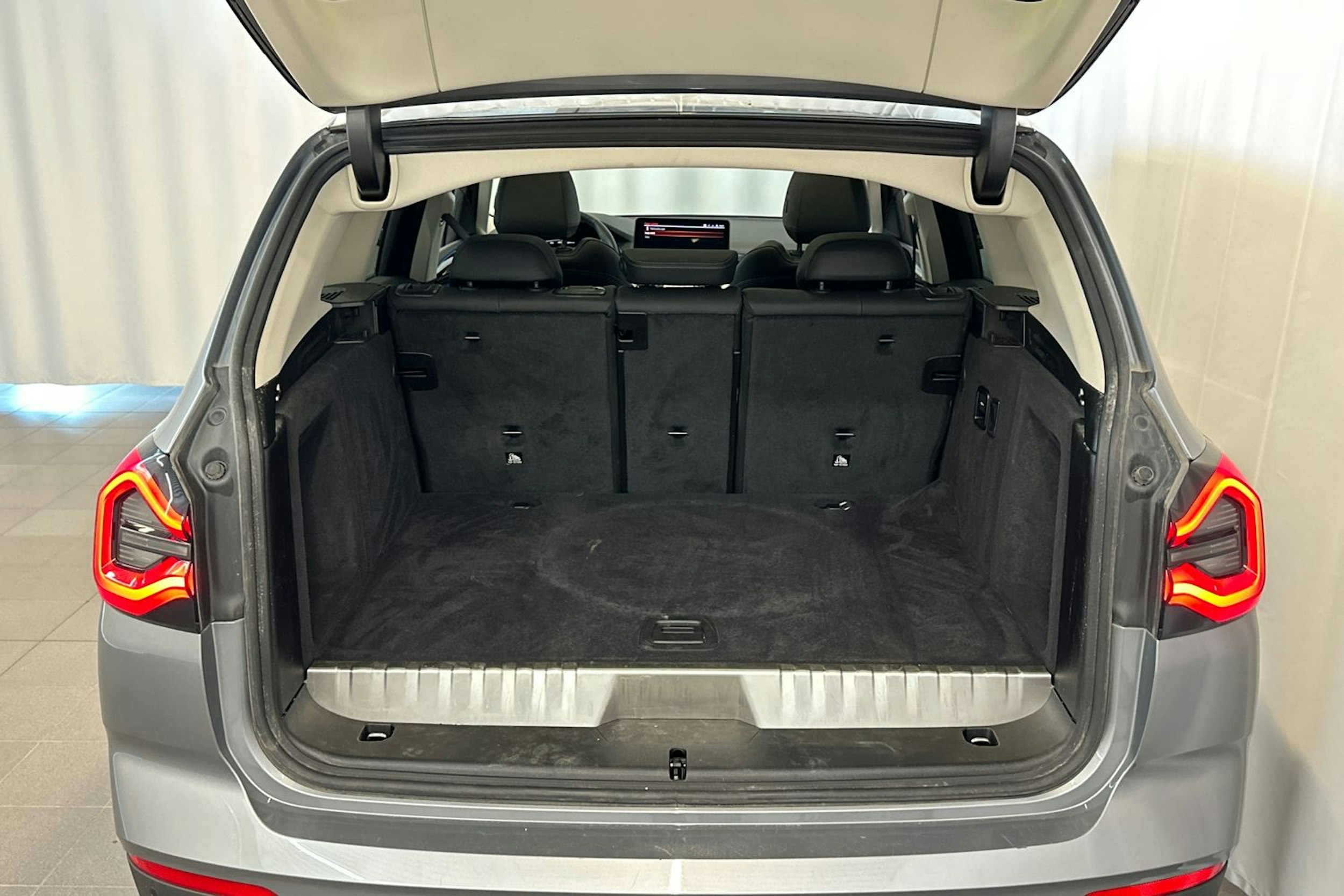 harmaa BMW X3 2023 kuva 15.