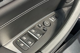 harmaa BMW X3 2023 kuva 17.