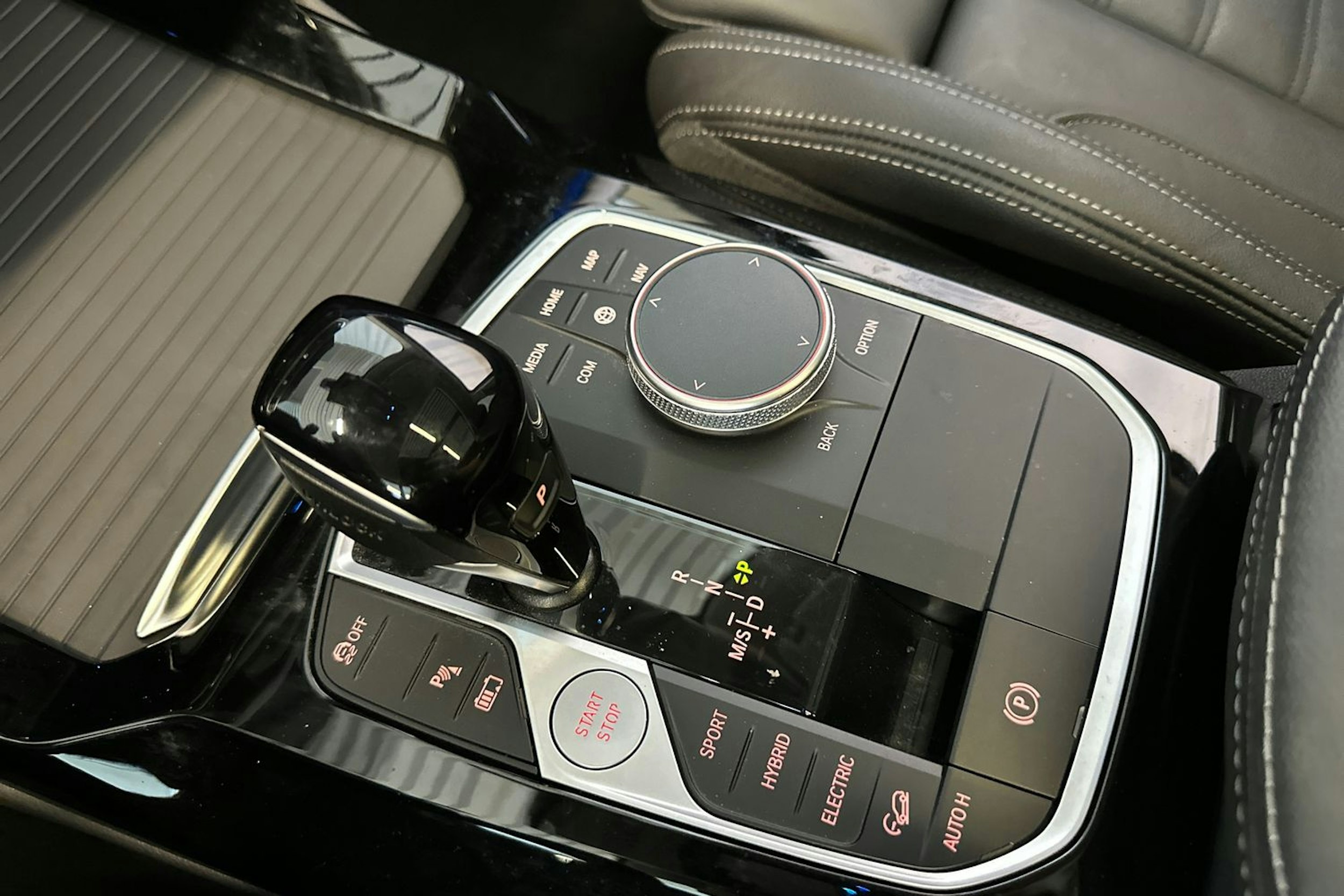 harmaa BMW X3 2023 kuva 22.