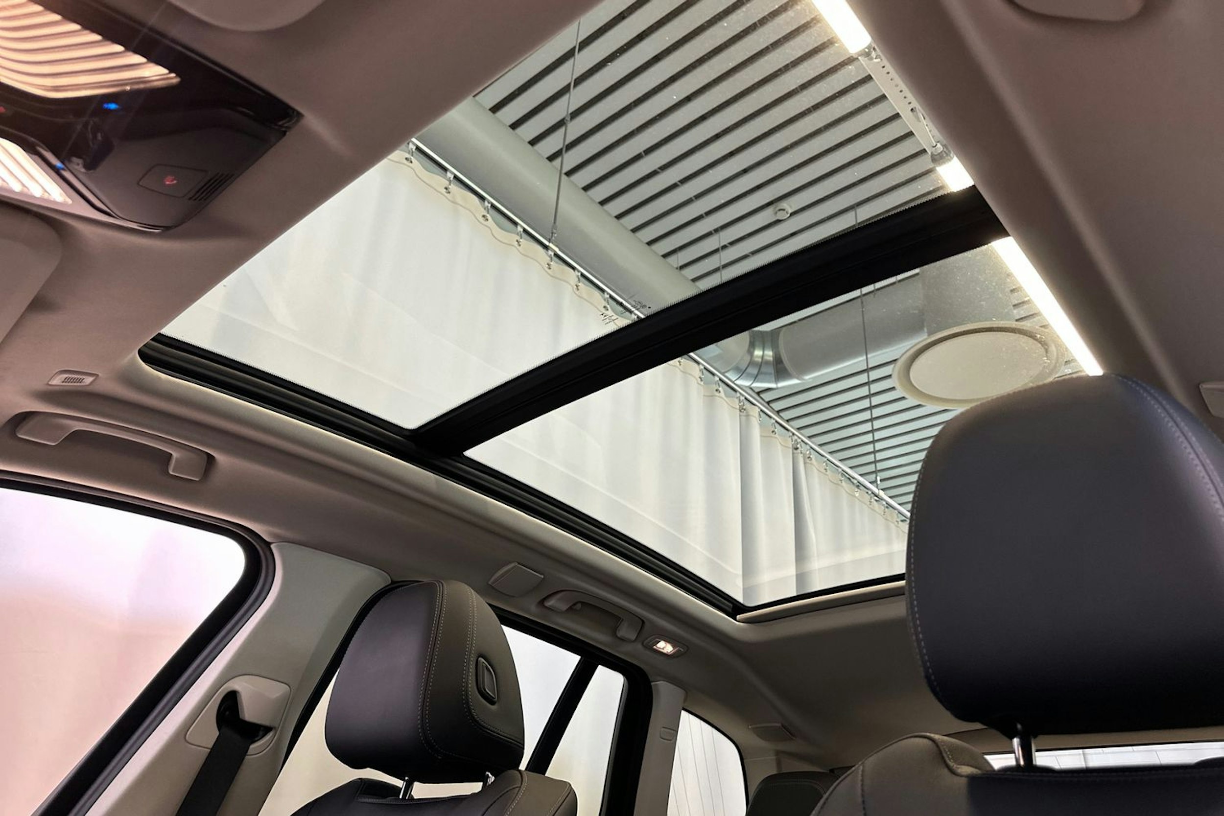 harmaa BMW X3 2023 kuva 26.