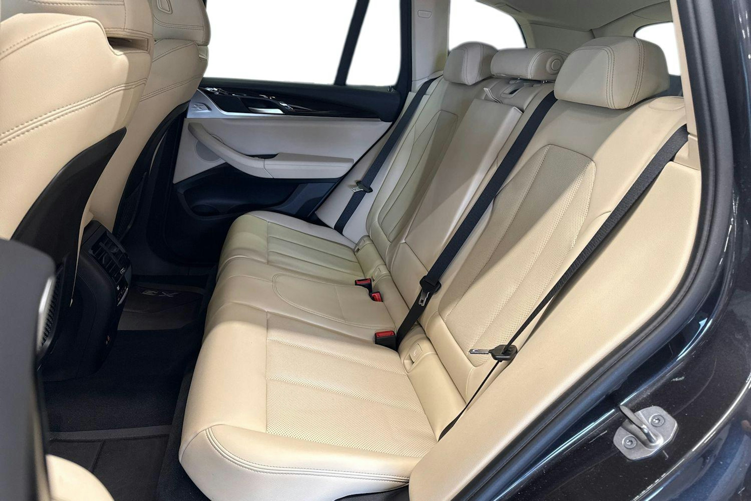 harmaa BMW X3 2023 kuva 10.