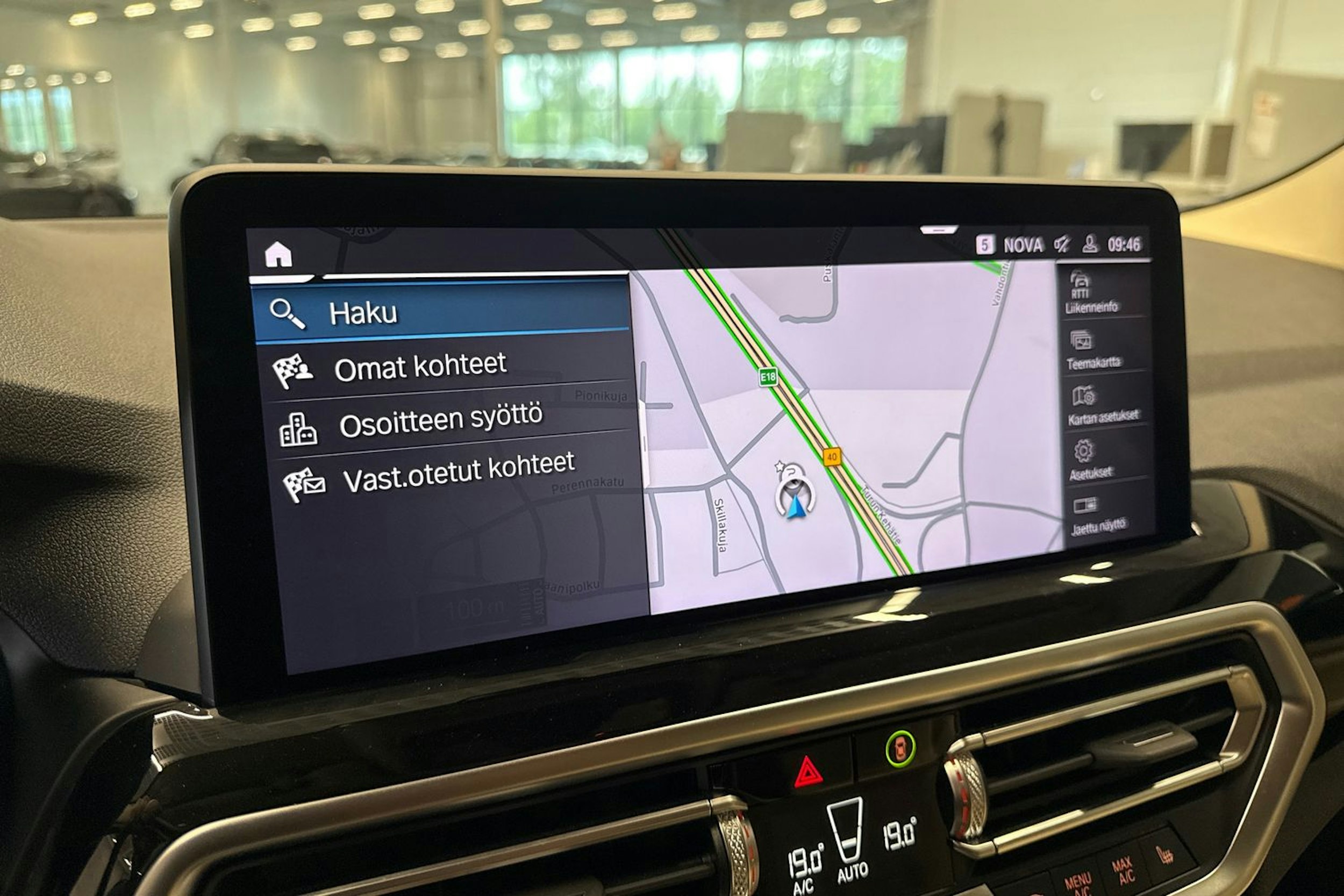 harmaa BMW X3 2023 kuva 21.