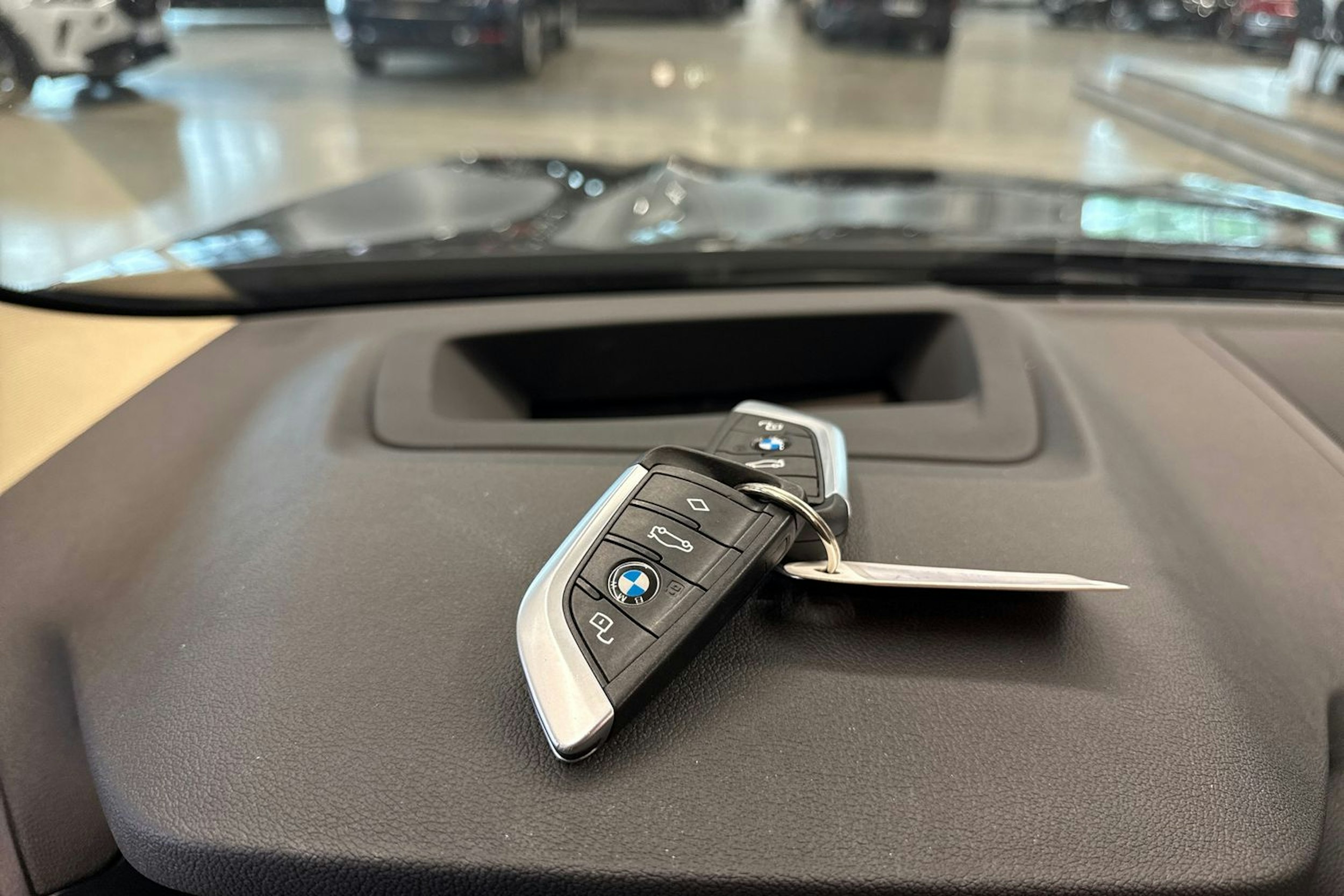 harmaa BMW X3 2023 kuva 28.