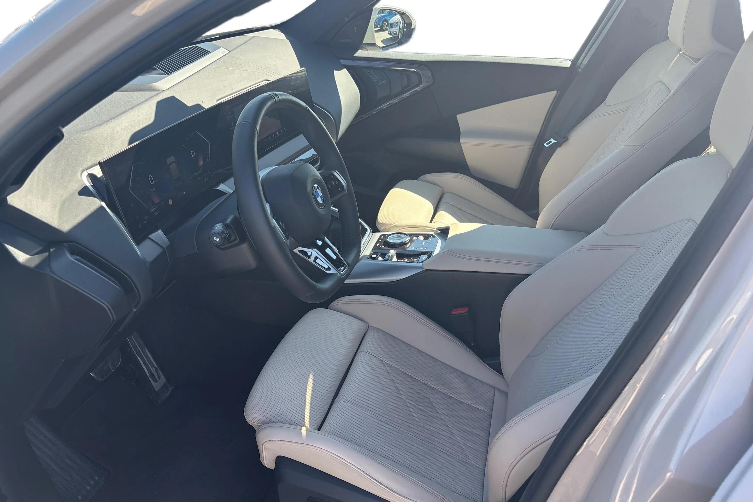 Harmaa BMW X3 2025 kuva 3.