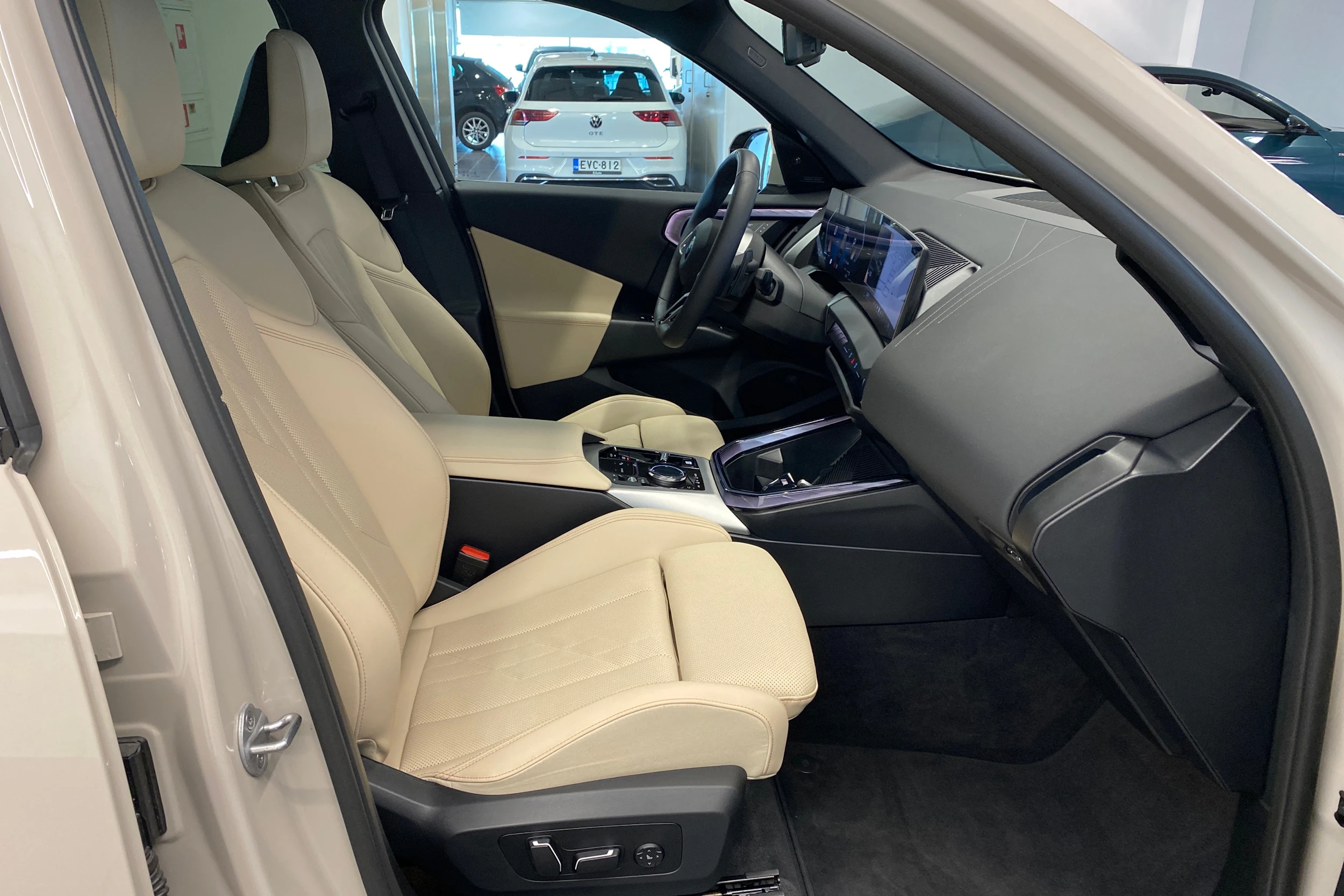 Harmaa BMW X3 2025 kuva 17.