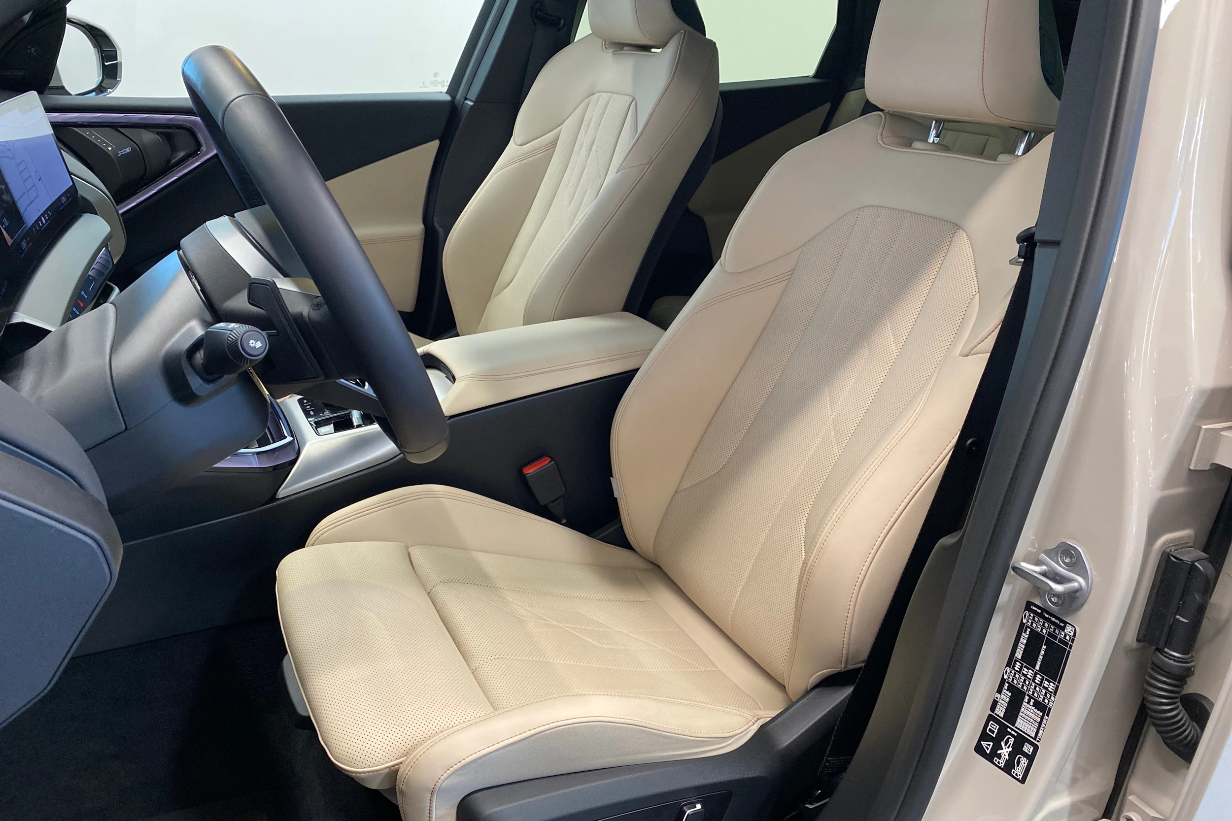 Harmaa BMW X3 2025 kuva 23.