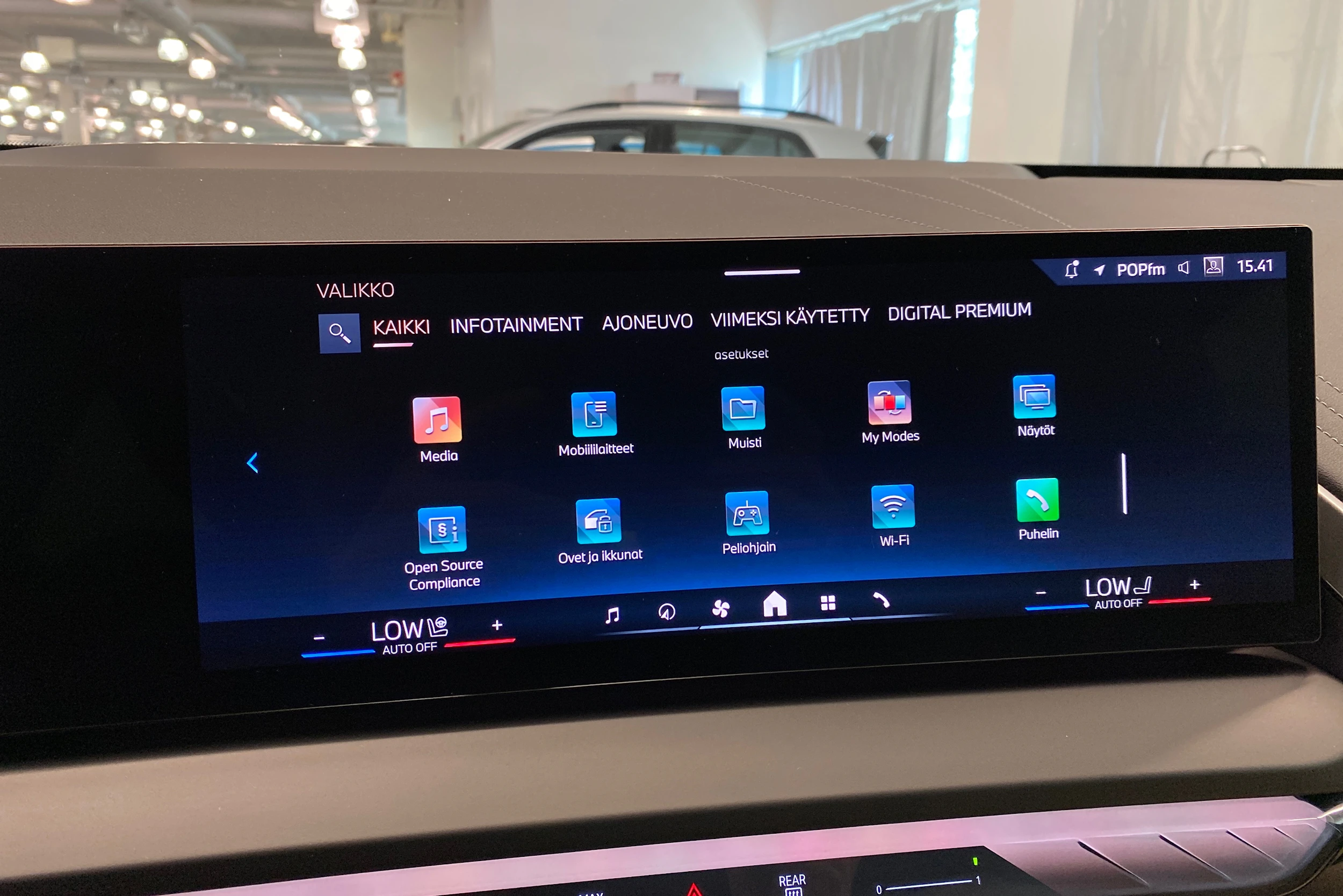 Harmaa BMW X3 2025 kuva 29.