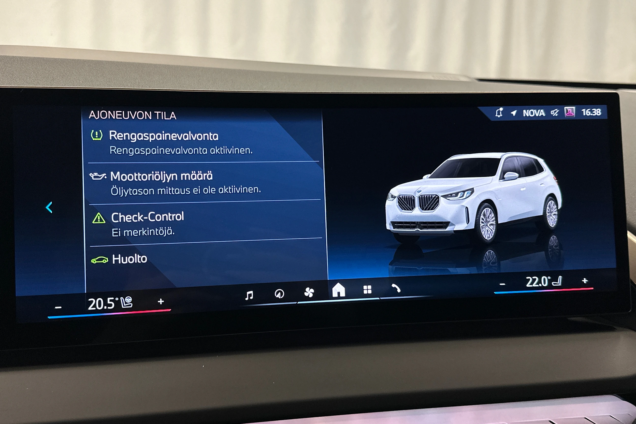 valkoinen BMW X3 2025 kuva 24.