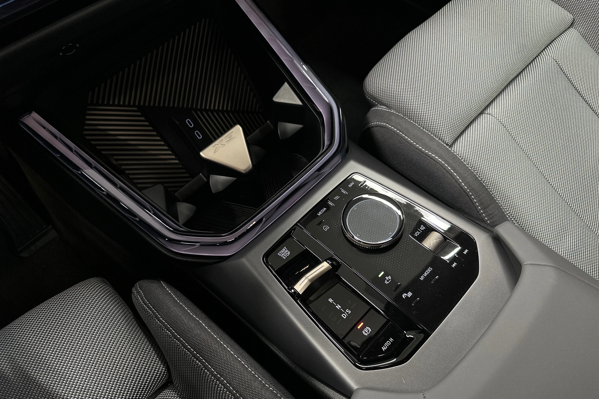 valkoinen BMW X3 2025 kuva 34.