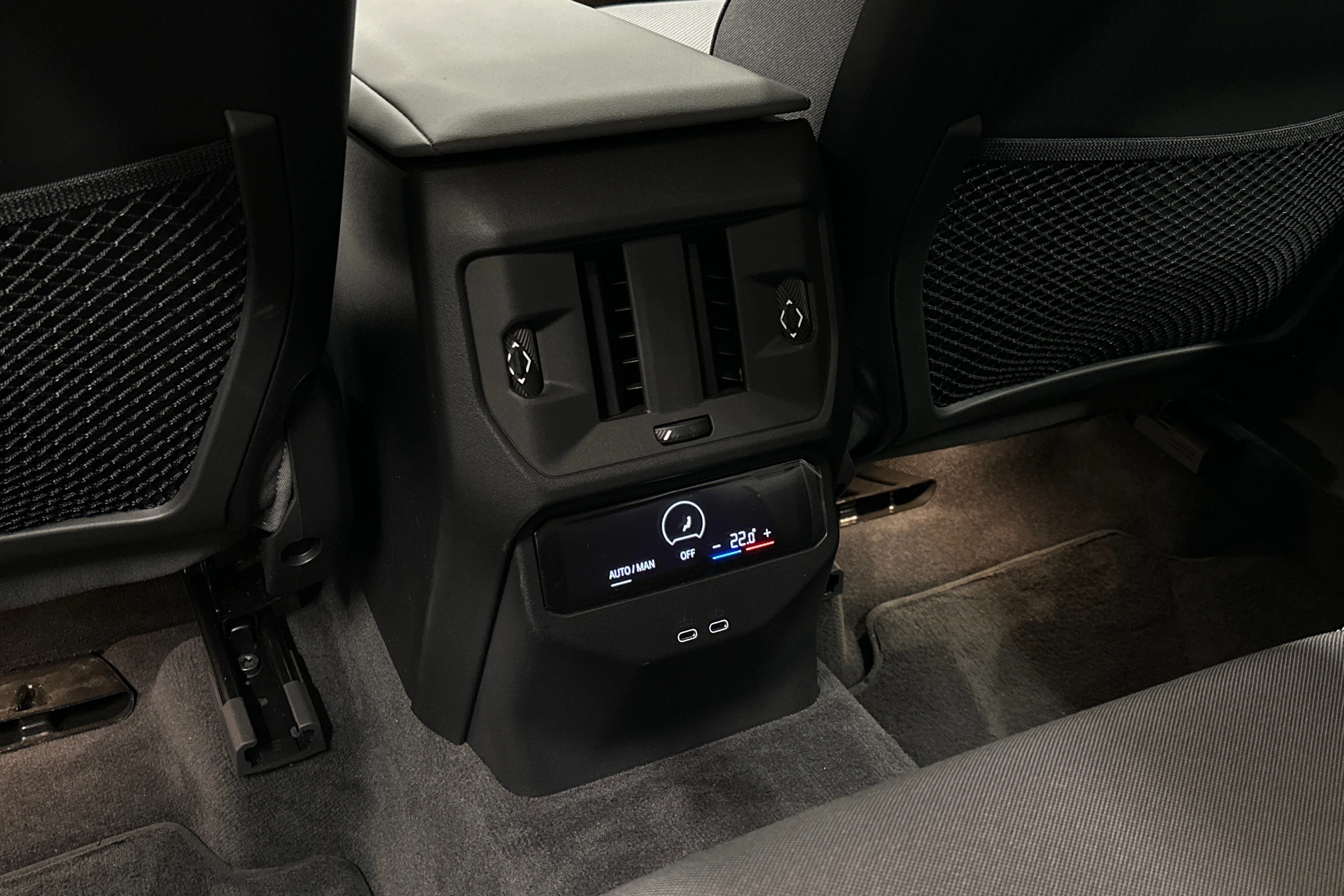 valkoinen BMW X3 2025 kuva 36.