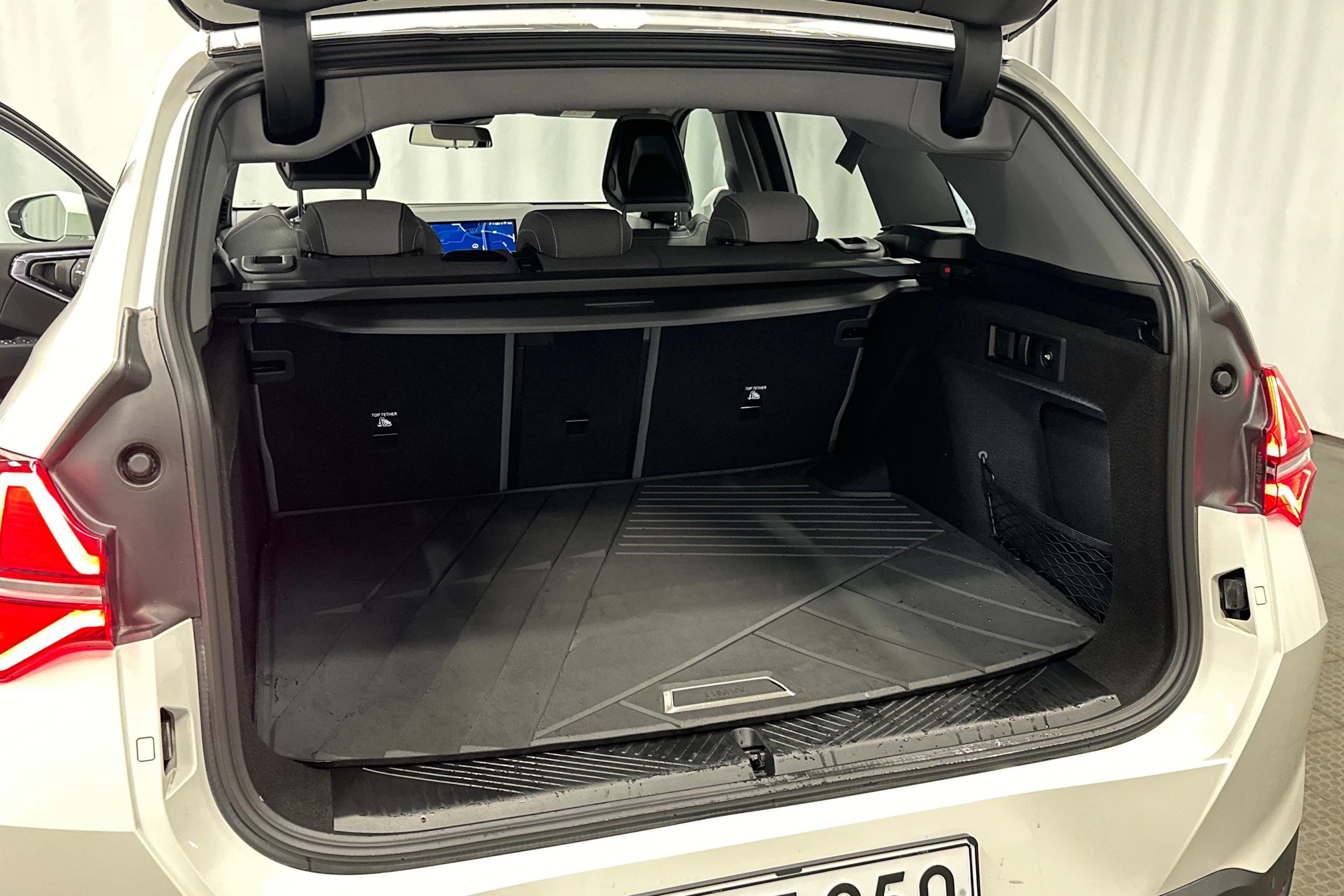 valkoinen BMW X3 2025 kuva 37.