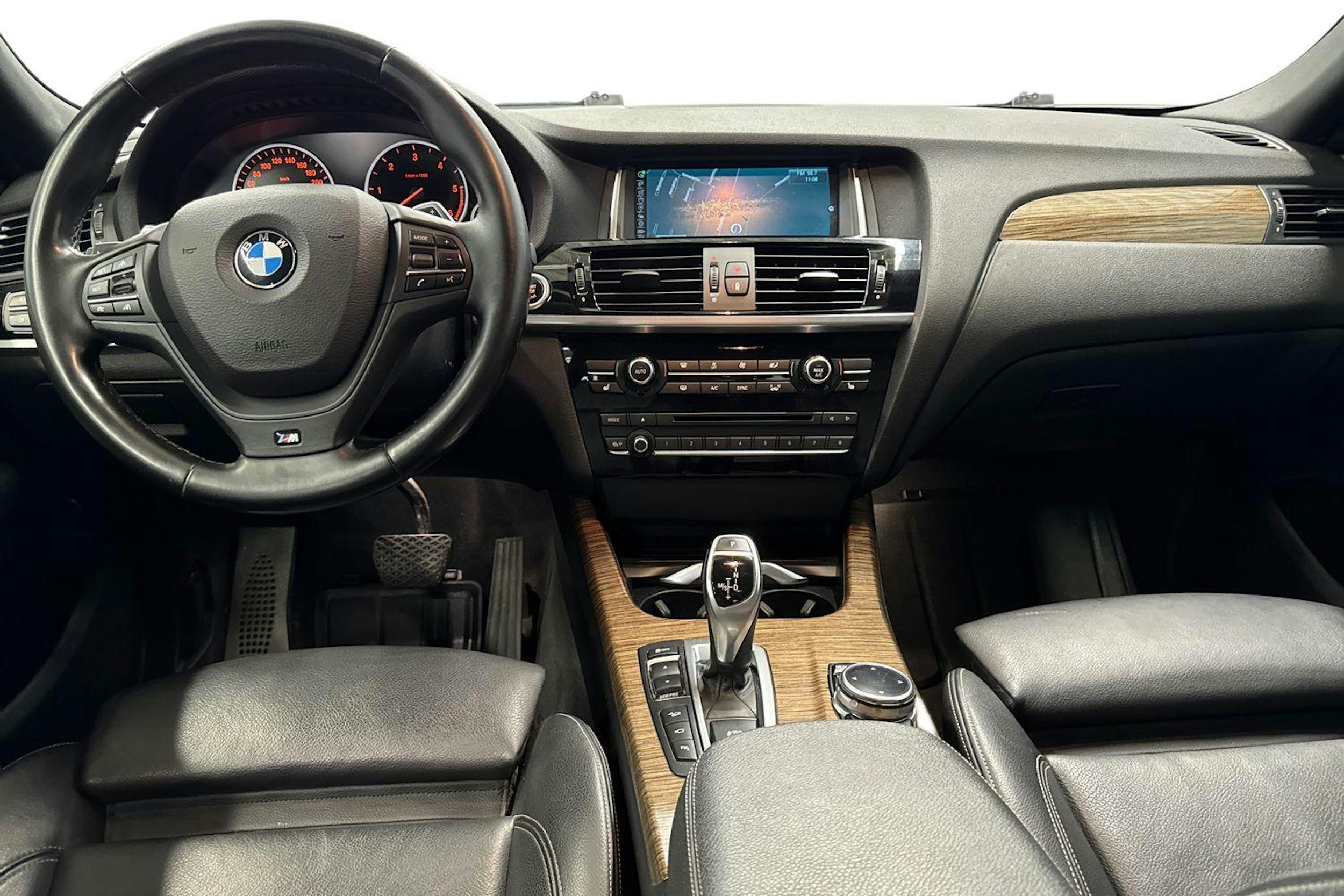 valkoinen BMW X4 2014 kuva 9.