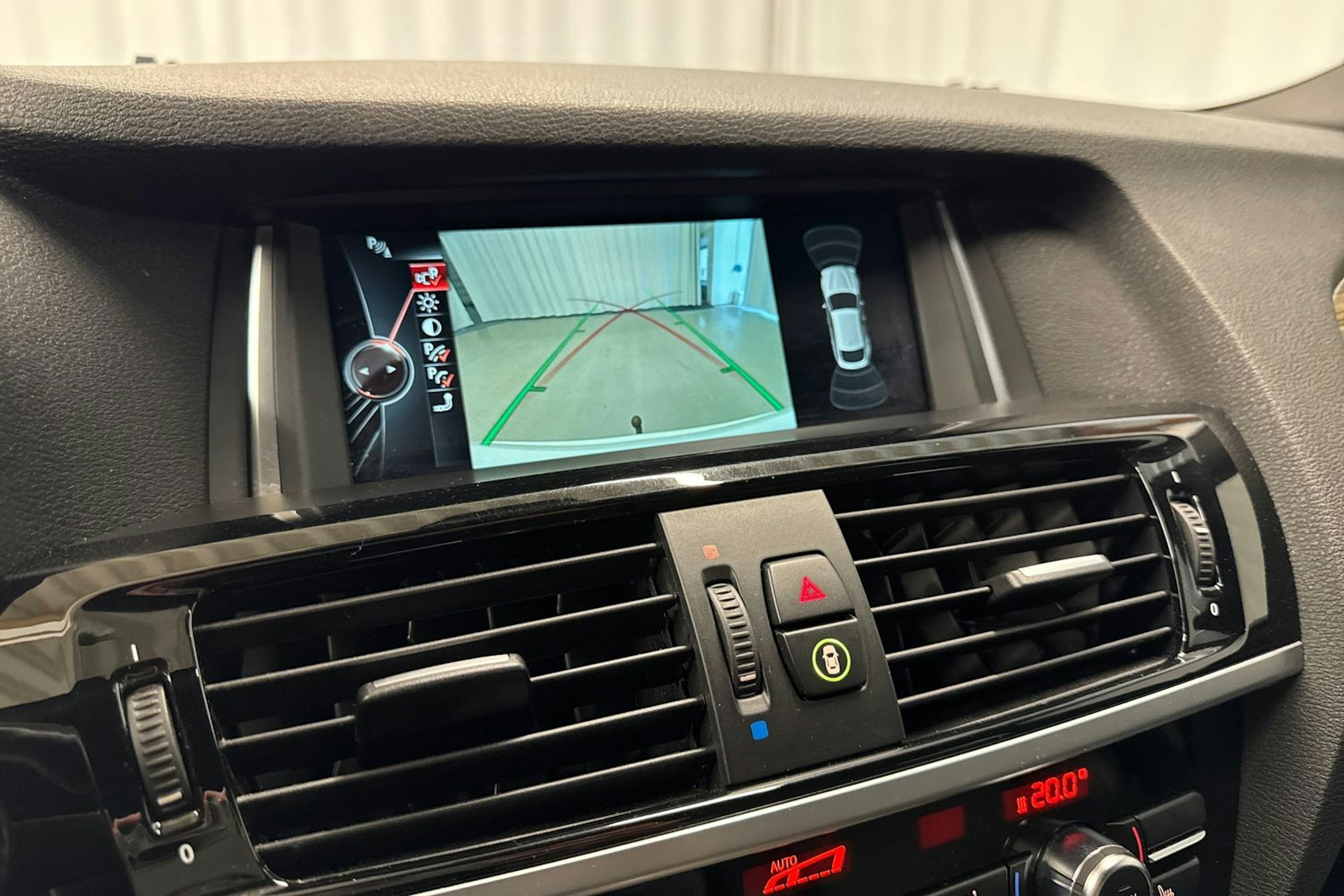 valkoinen BMW X4 2014 kuva 19.