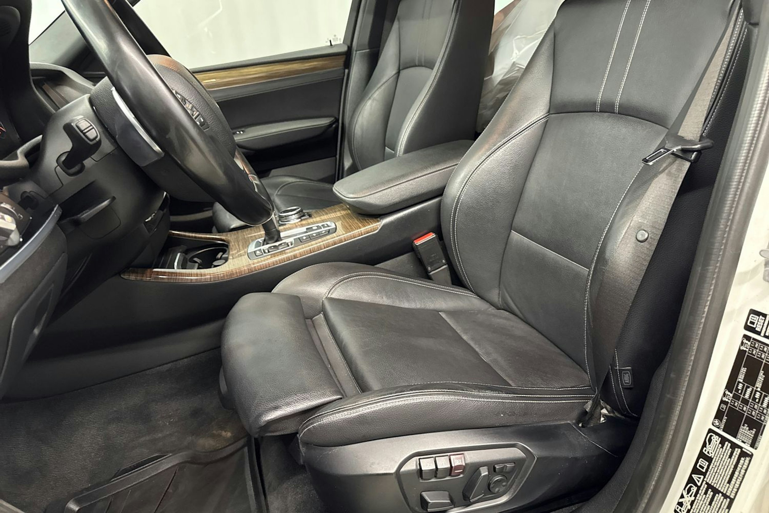 valkoinen BMW X4 2014 kuva 22.