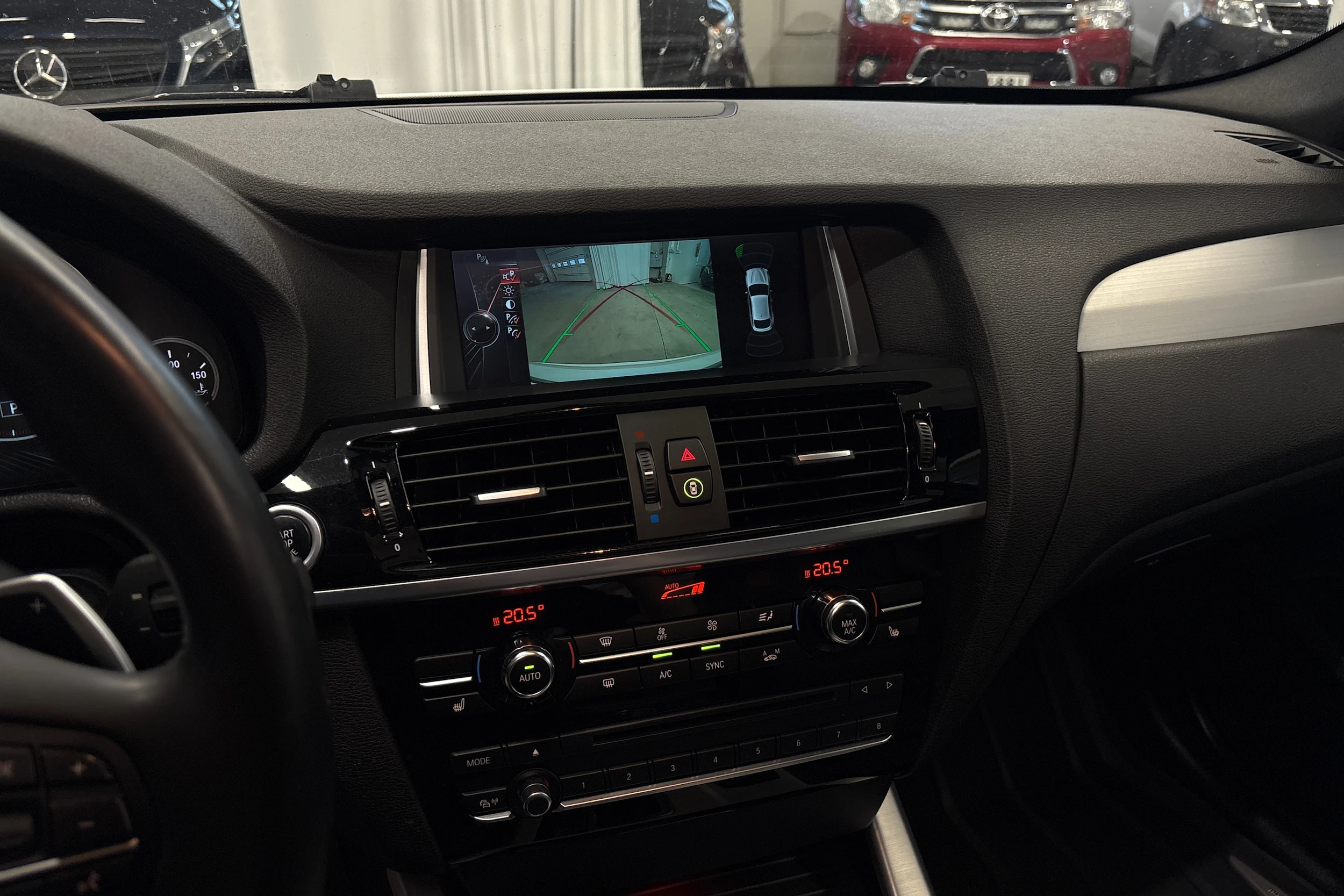 valkoinen BMW X4 2014 kuva 6.