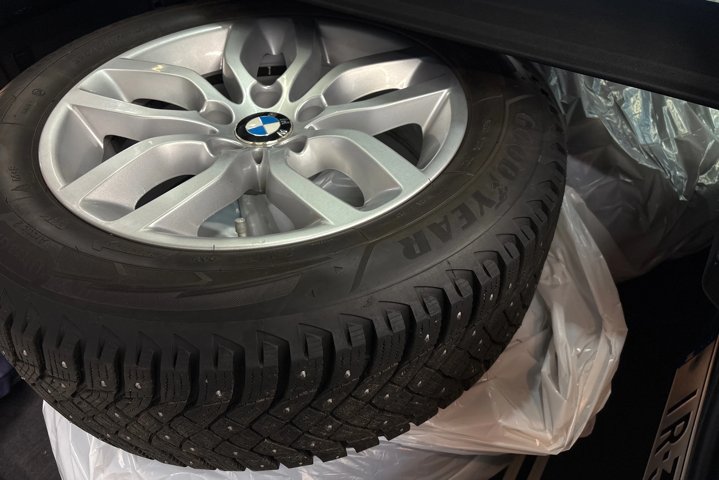 valkoinen BMW X4 2014 kuva 11.