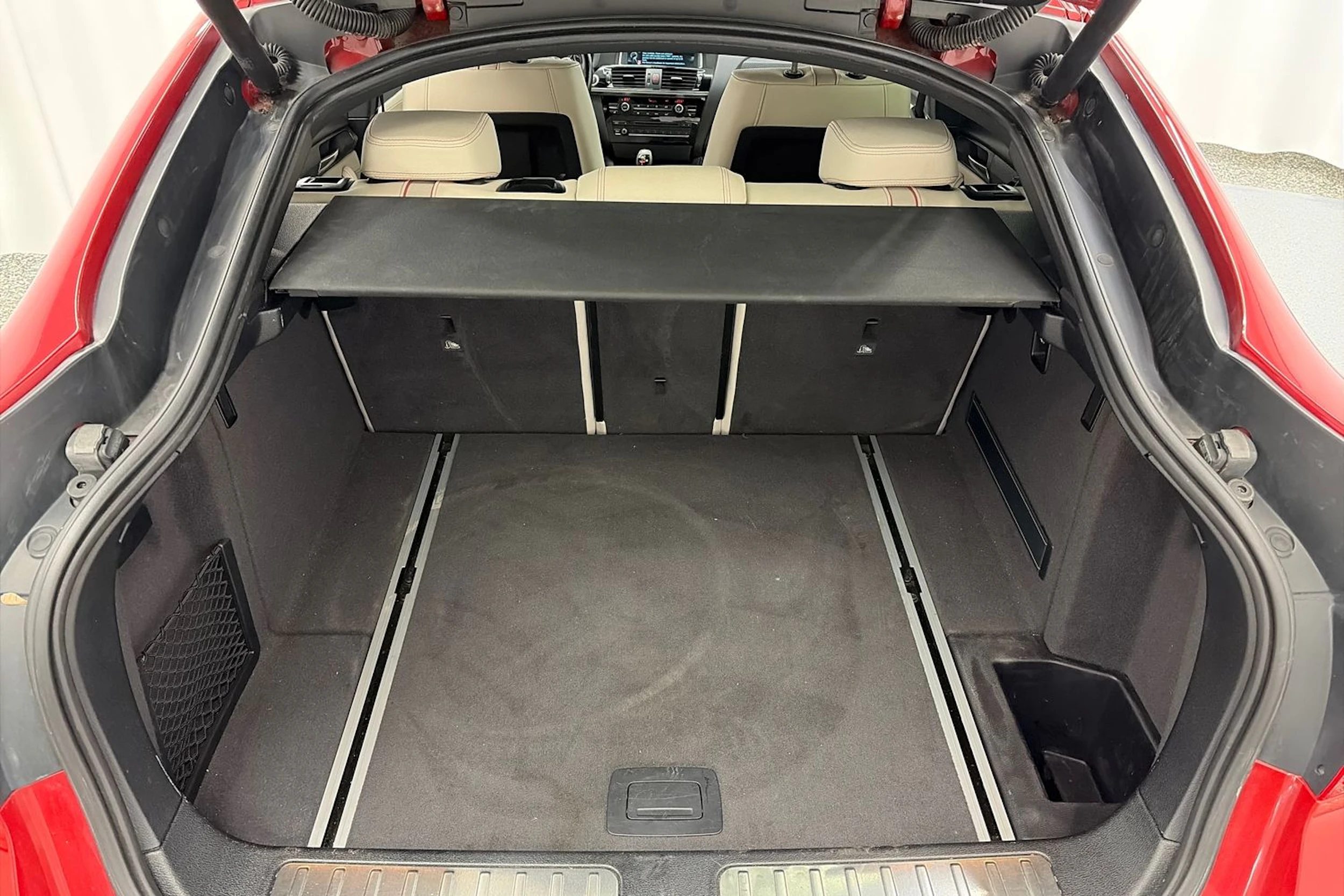 punainen BMW X4 2015 kuva 15.