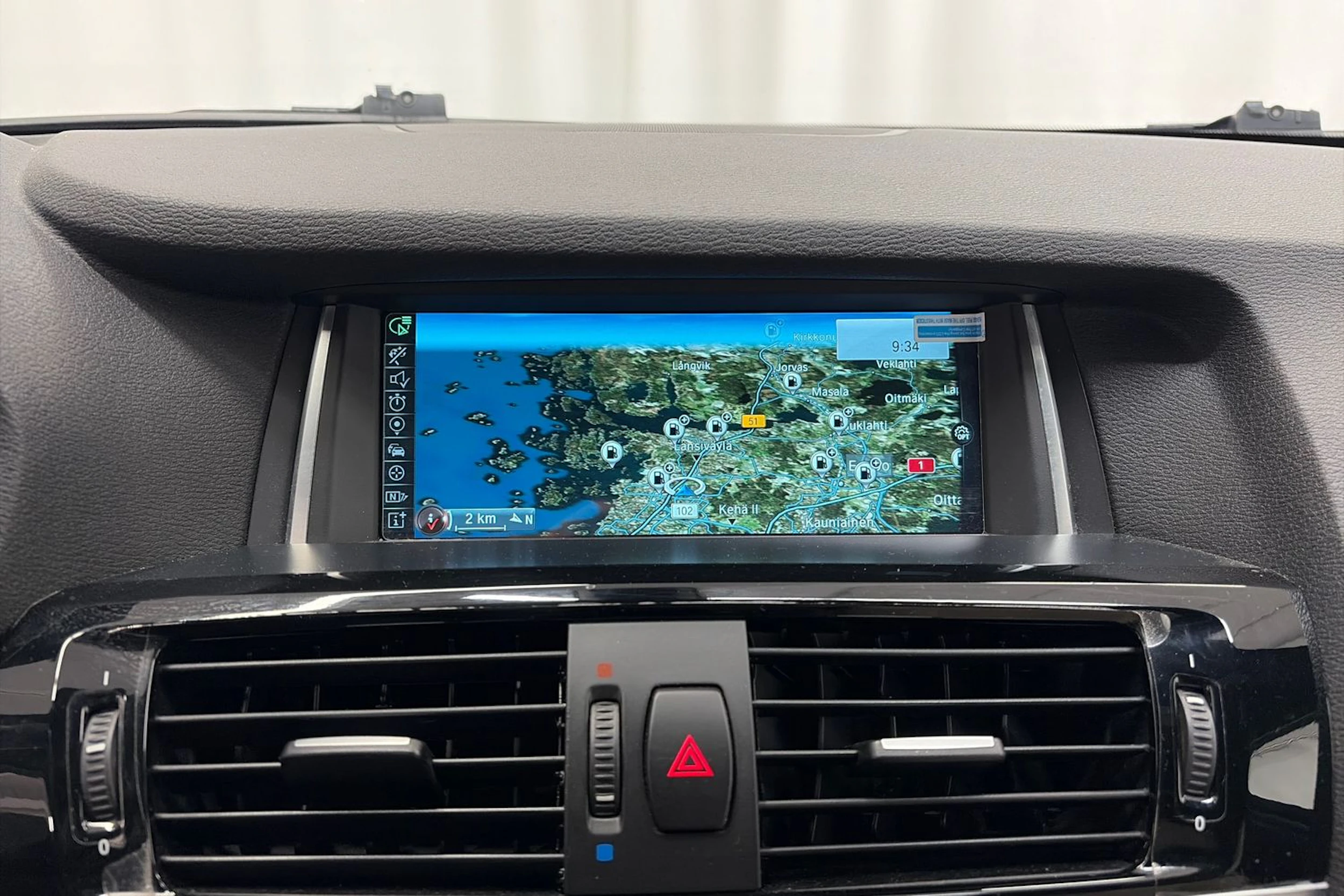 punainen BMW X4 2015 kuva 21.
