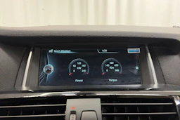 punainen BMW X4 2015 kuva 26.