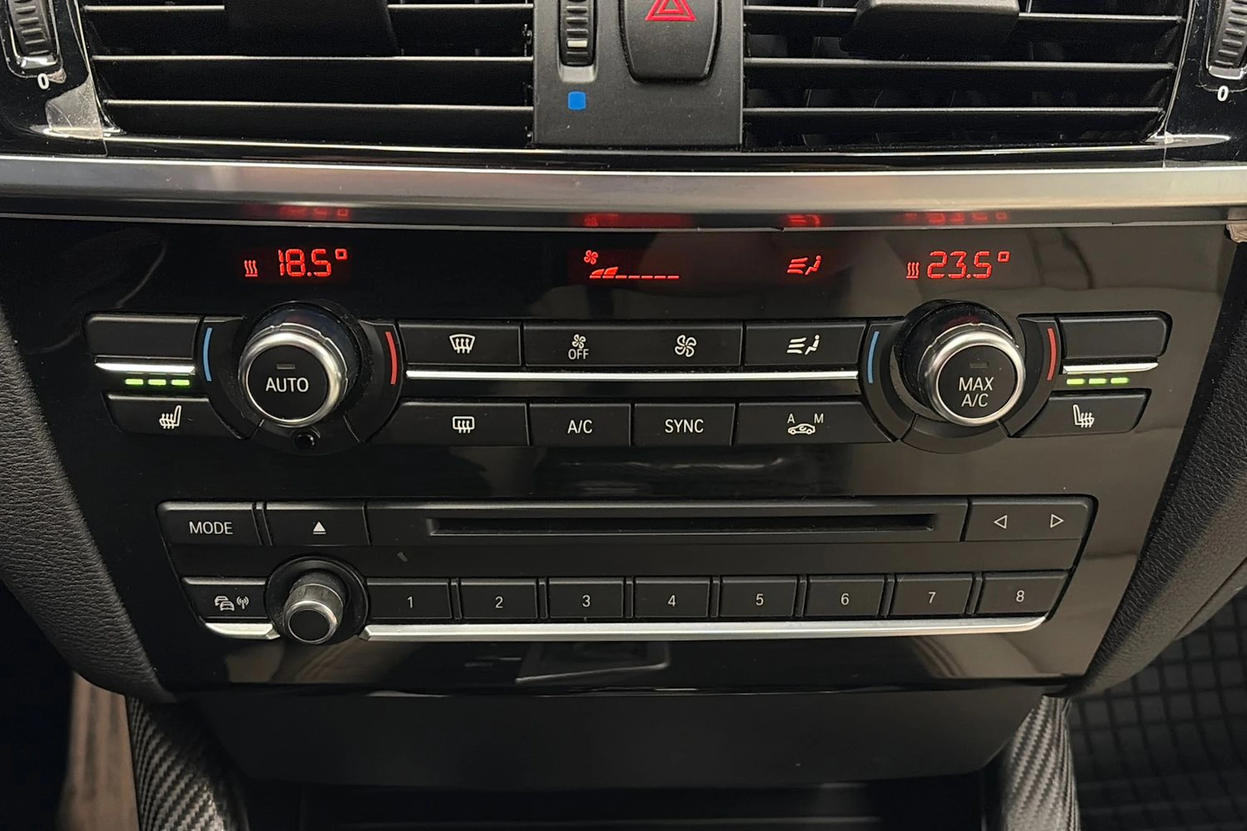 punainen BMW X4 2015 kuva 27.