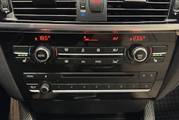 punainen BMW X4 2015 kuva 27.