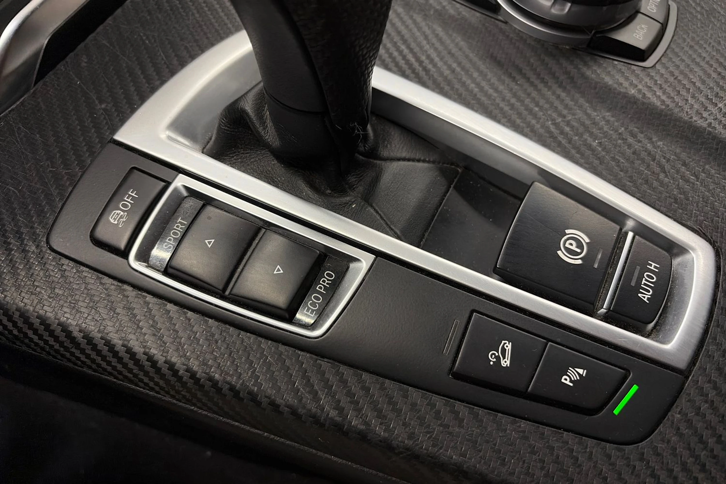 punainen BMW X4 2015 kuva 29.