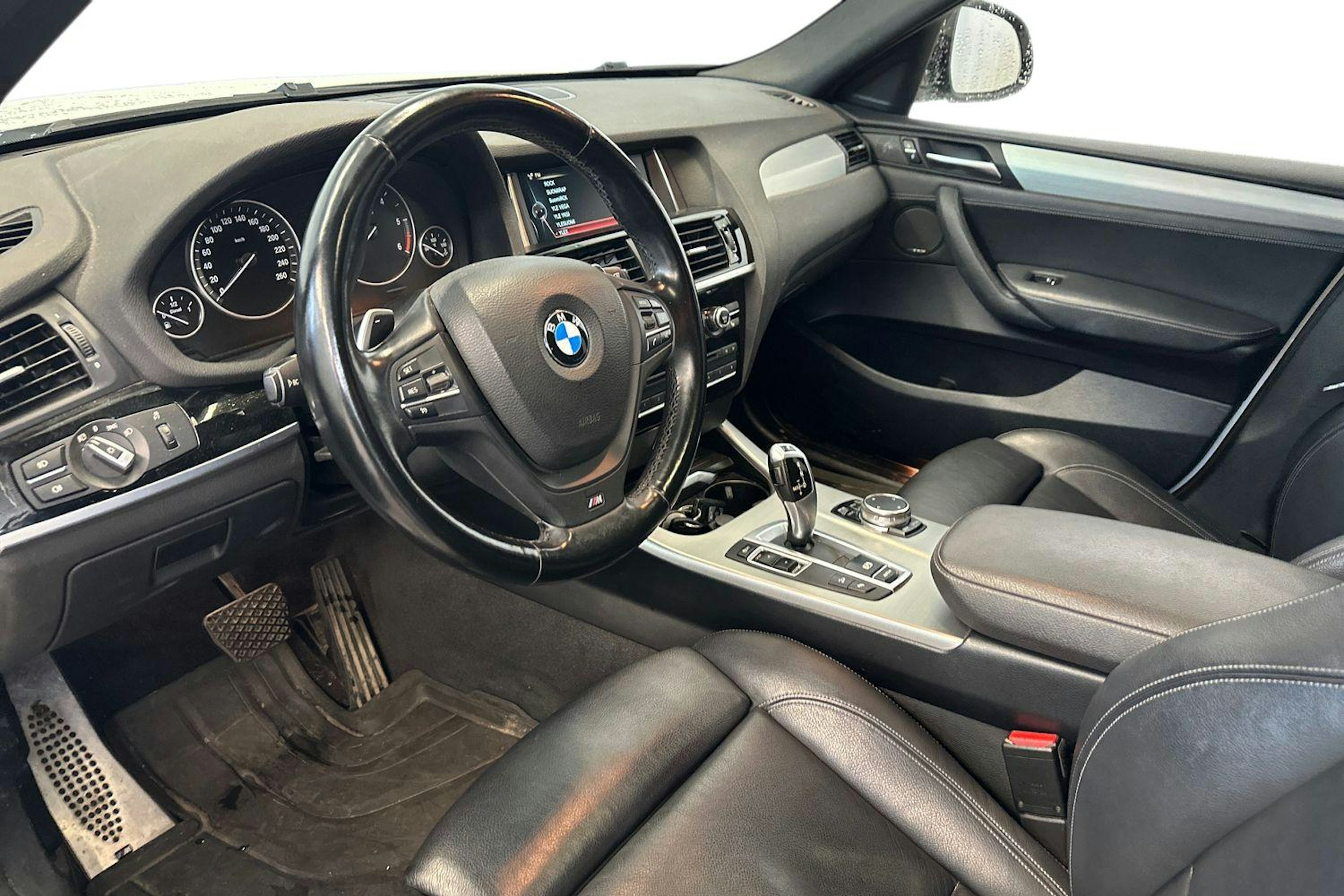 Valkoinen BMW X4 2015 kuva 3.