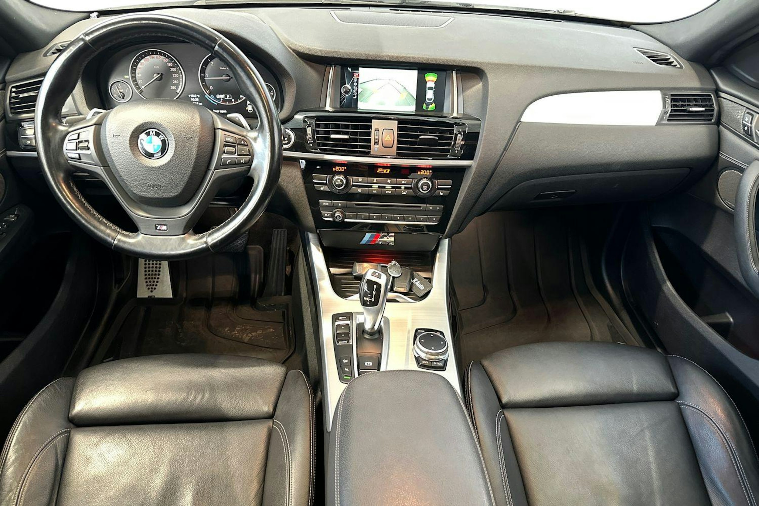 valkoinen BMW X4 2015 kuva 9.
