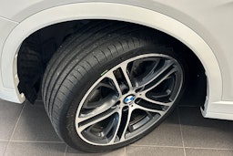 valkoinen BMW X4 2015 kuva 13.