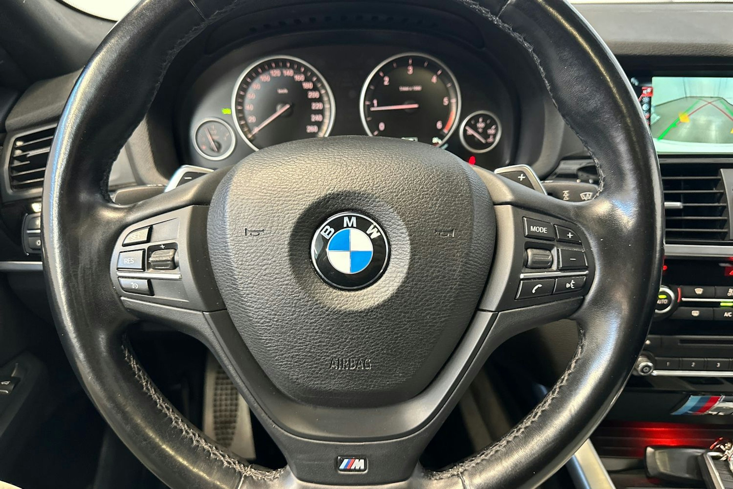 valkoinen BMW X4 2015 kuva 15.