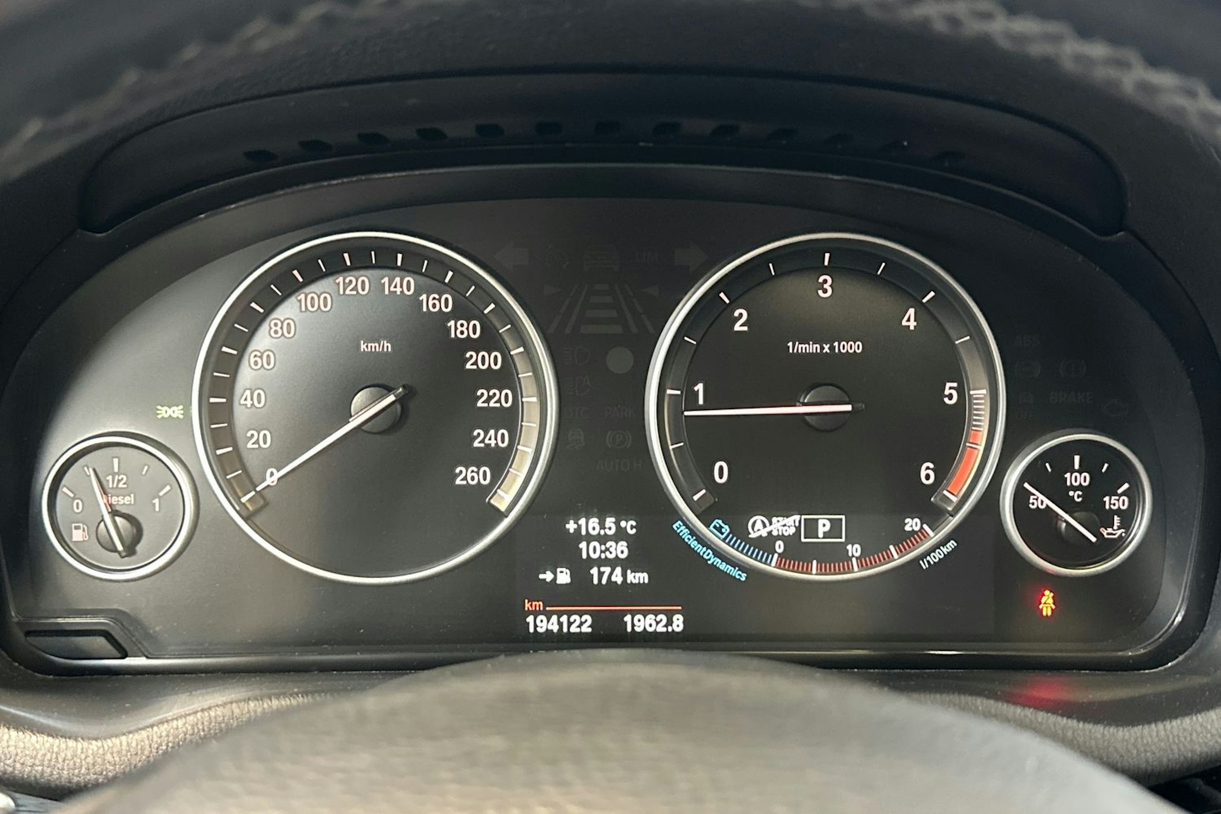 valkoinen BMW X4 2015 kuva 16.