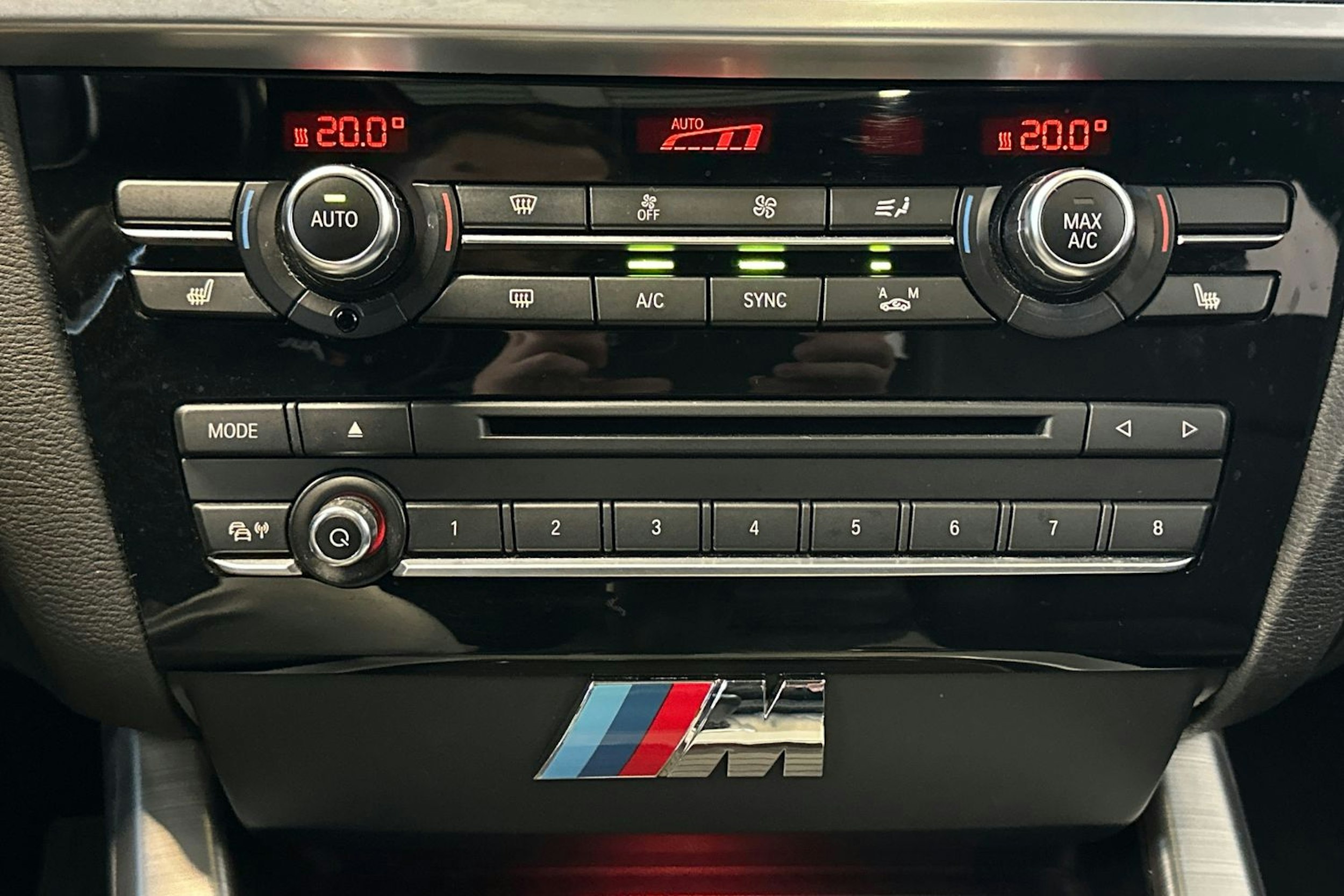 valkoinen BMW X4 2015 kuva 19.