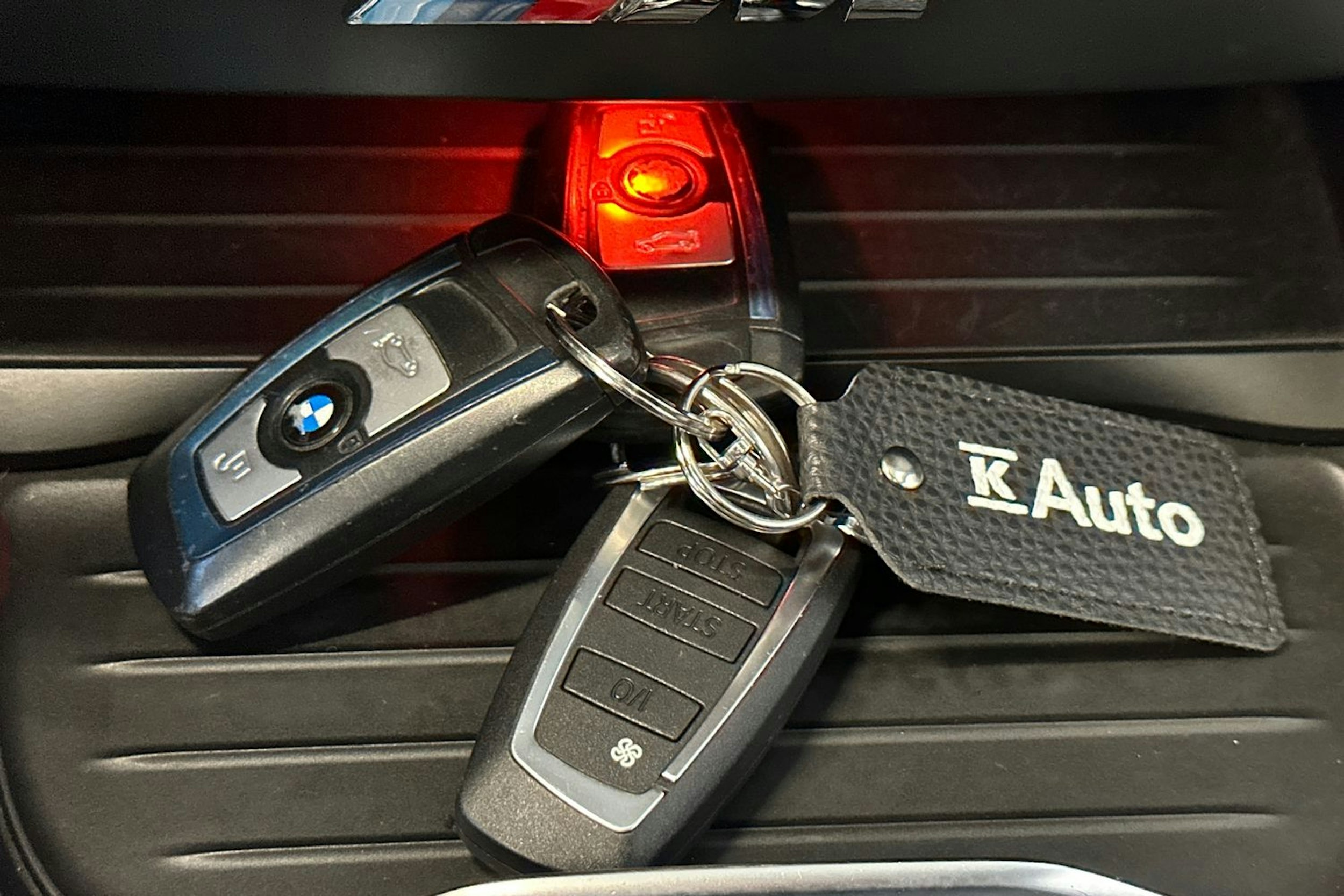 valkoinen BMW X4 2015 kuva 22.