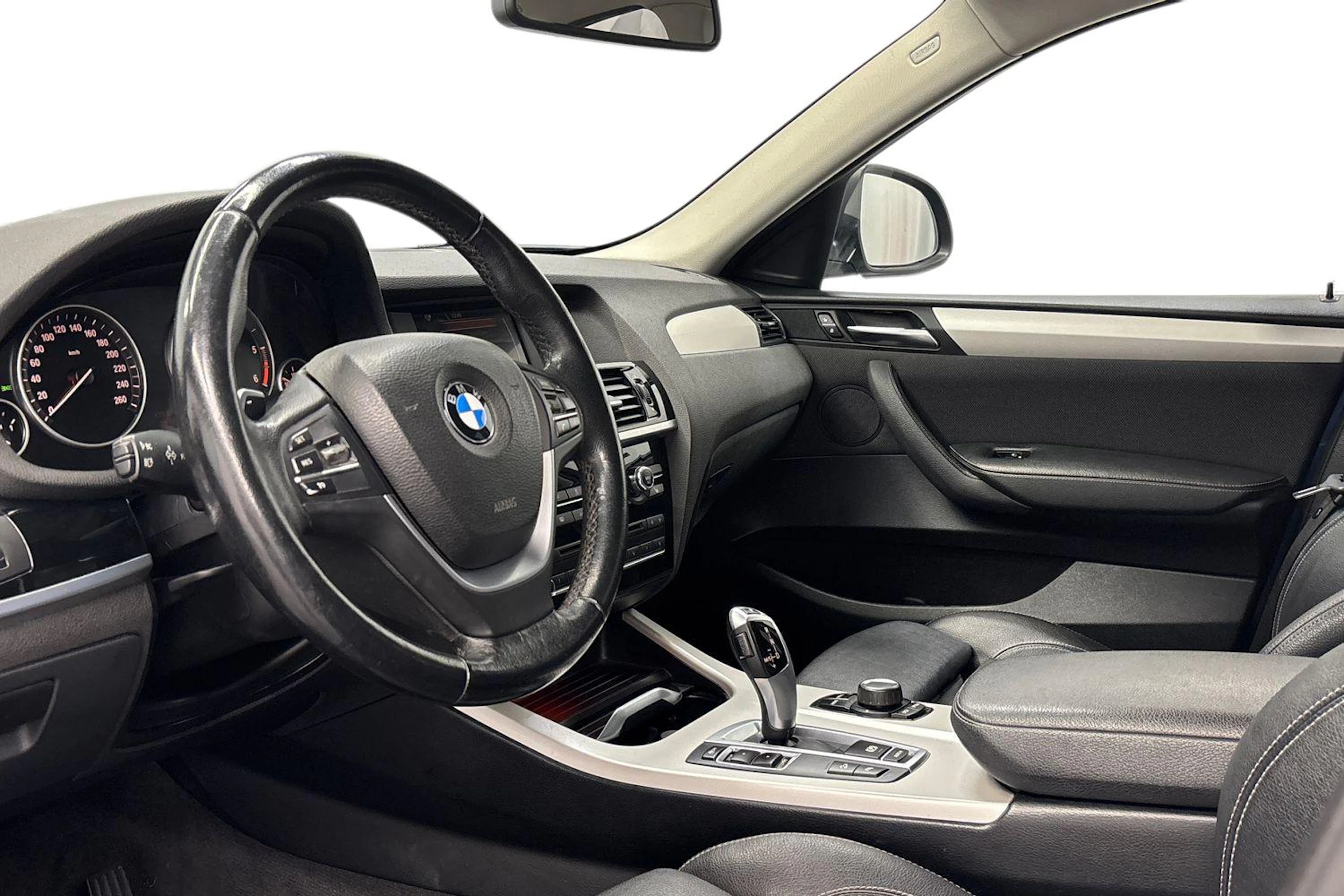 sininen BMW X4 2015 kuva 6.