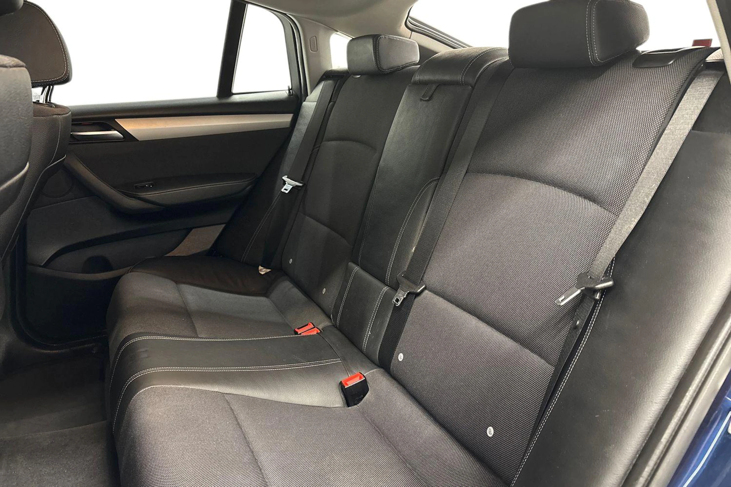 sininen BMW X4 2015 kuva 8.