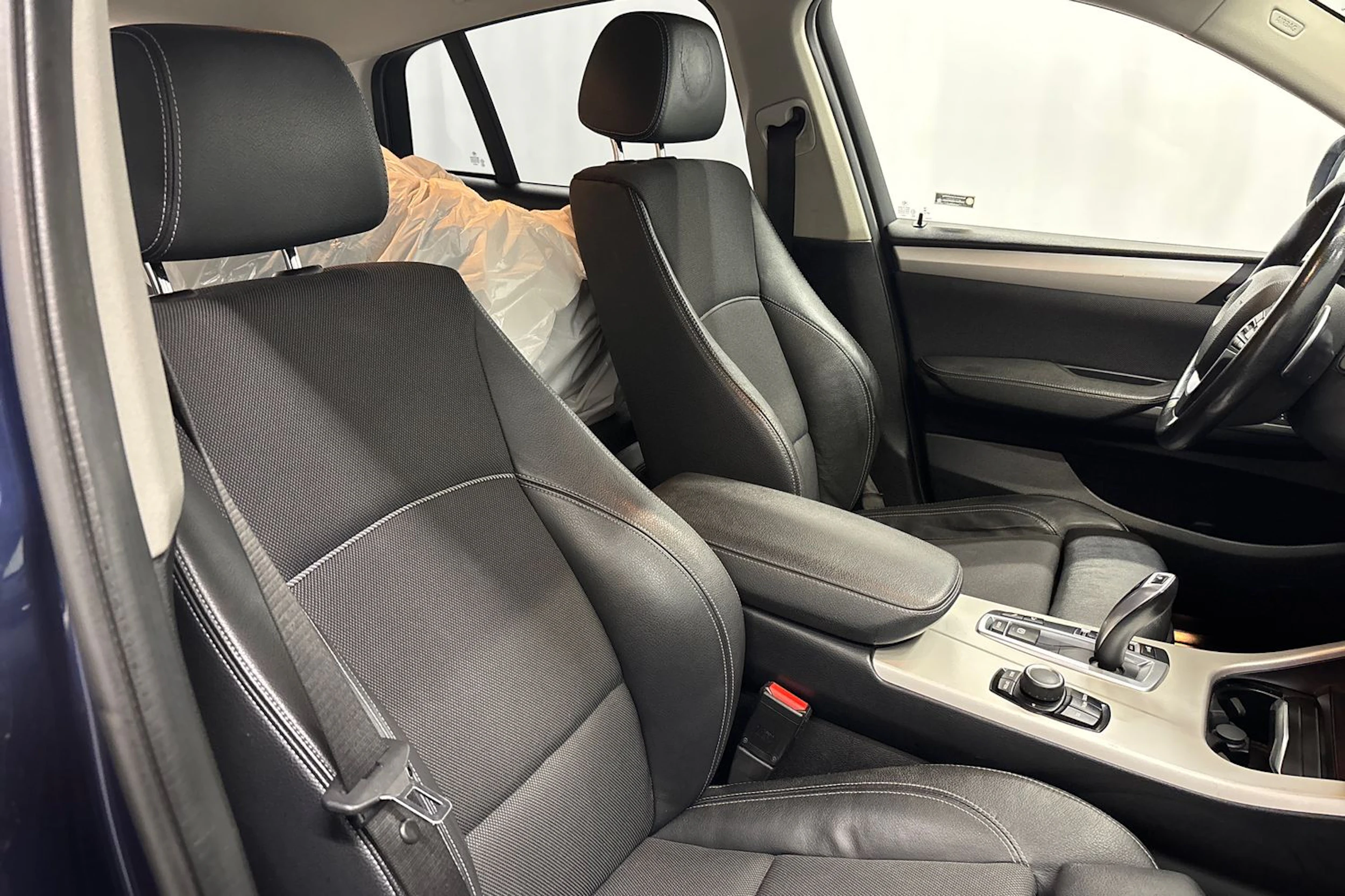 sininen BMW X4 2015 kuva 11.