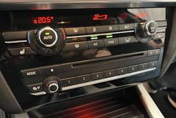 sininen BMW X4 2015 kuva 23.