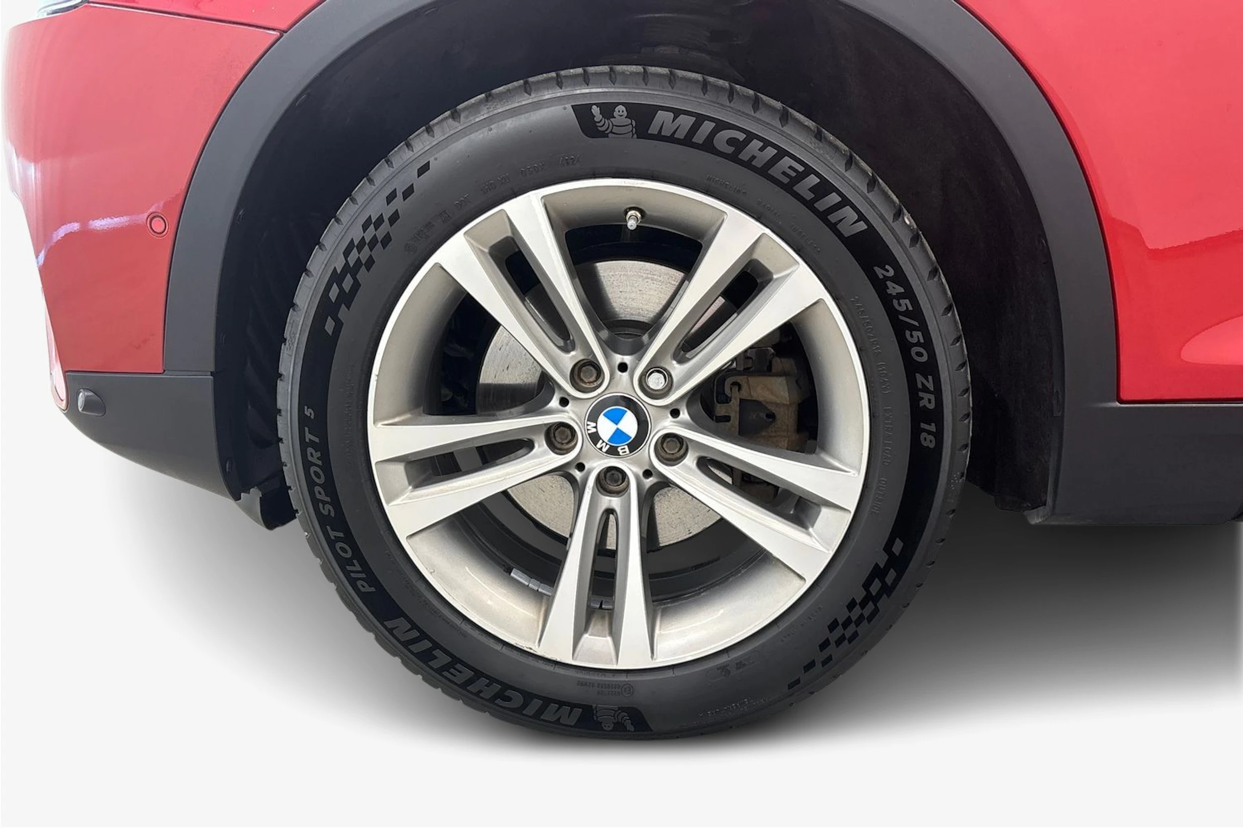 punainen BMW X4 2015 kuva 9.
