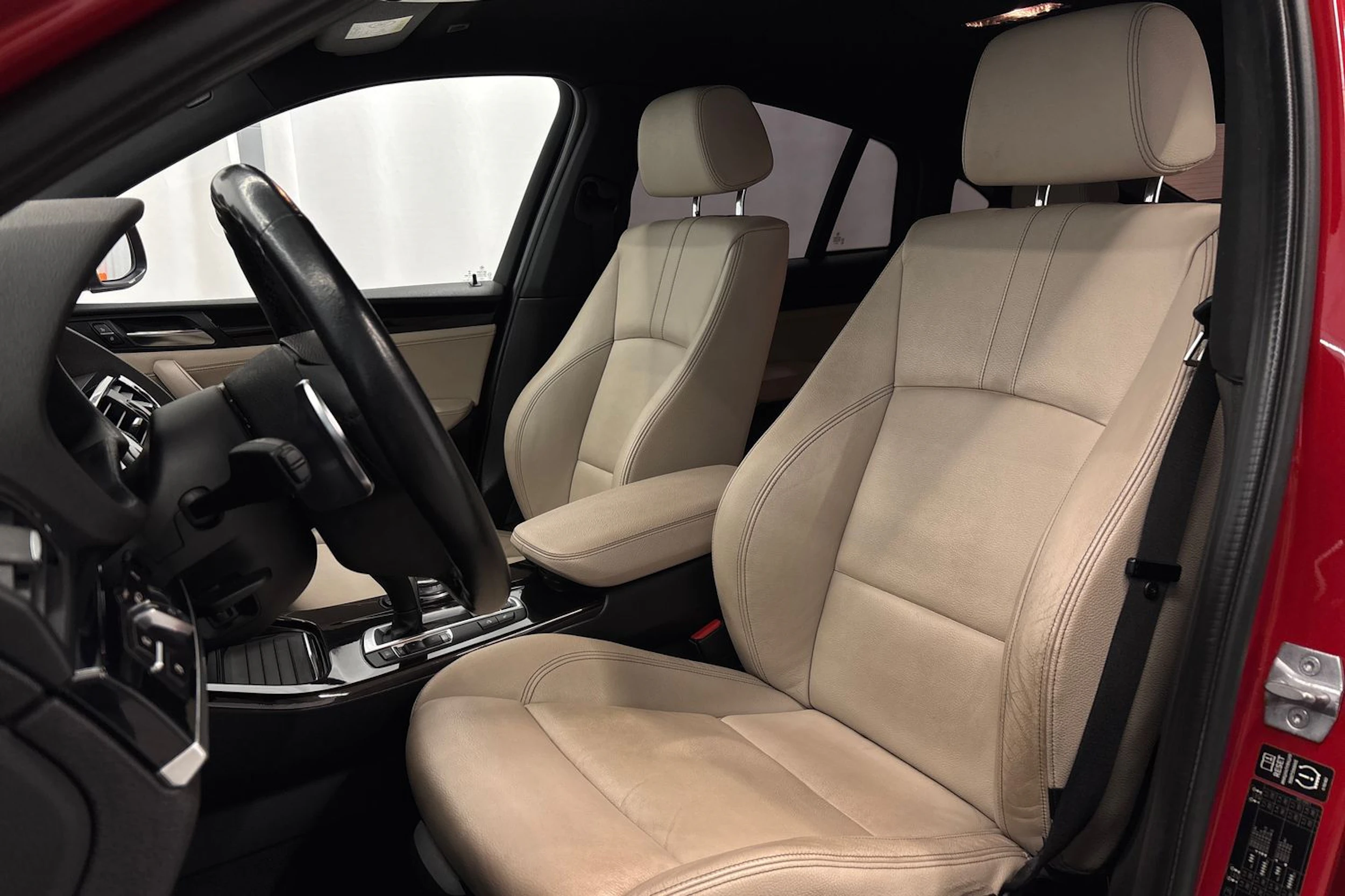 punainen BMW X4 2015 kuva 11.