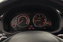 punainen BMW X4 2015 kuva 12.