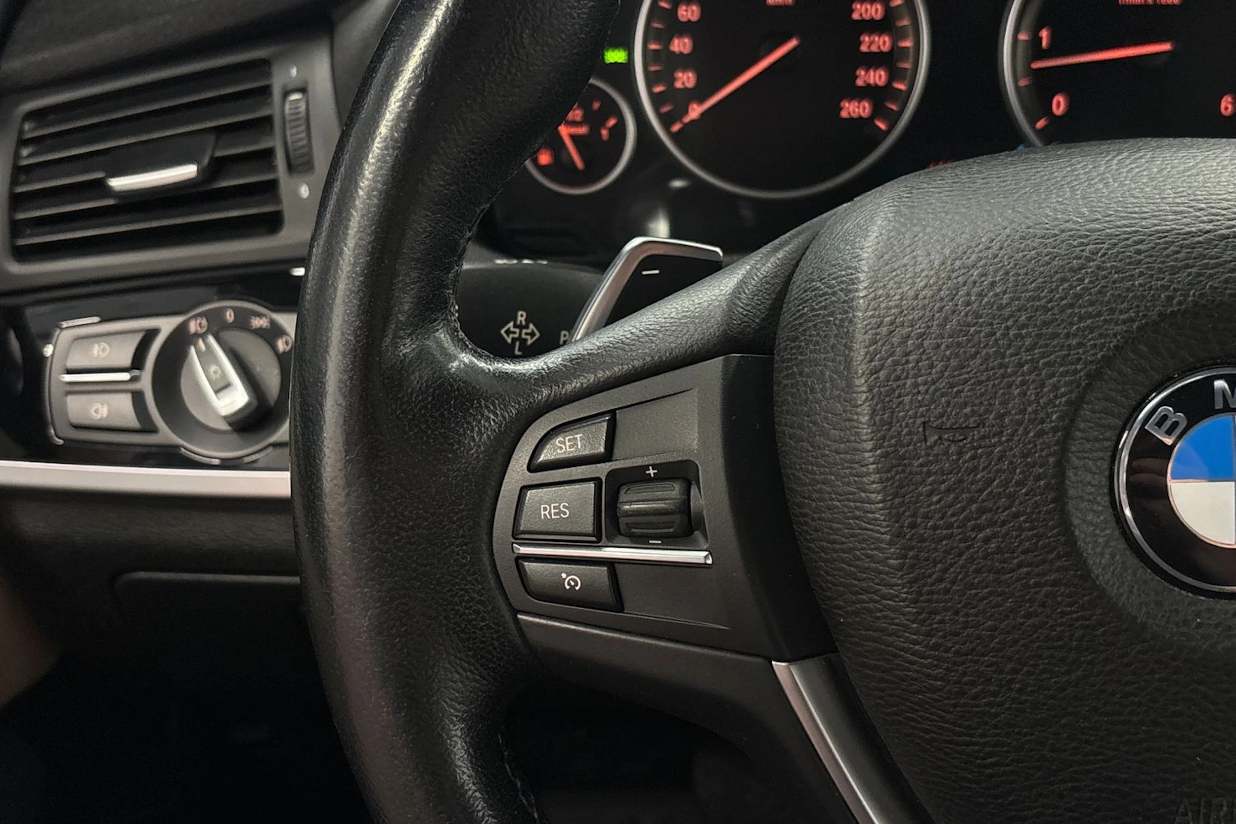 punainen BMW X4 2015 kuva 13.