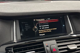 punainen BMW X4 2015 kuva 16.